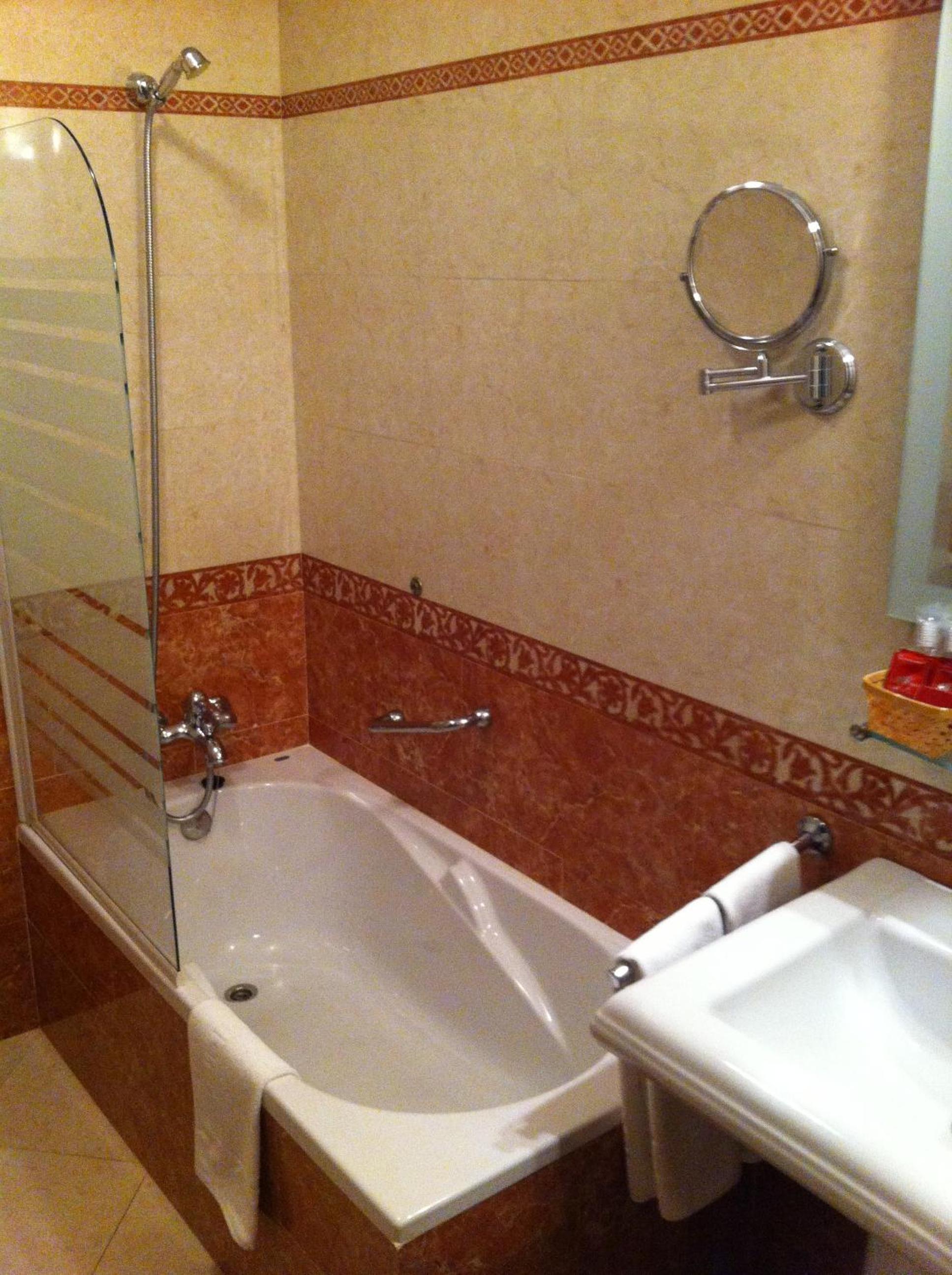 Twin Room - Photo 1