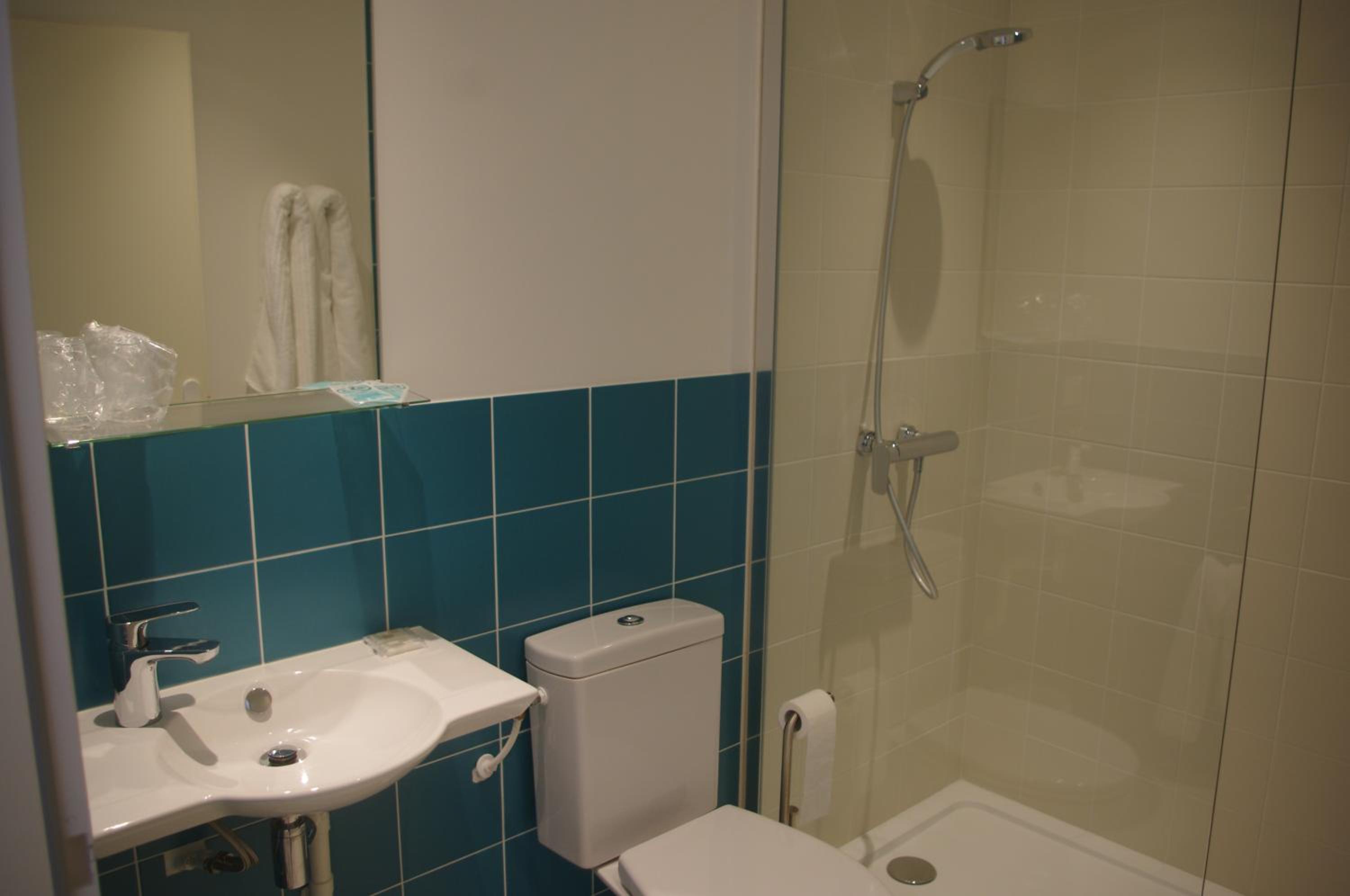 Superior Twin Room - Photo 3