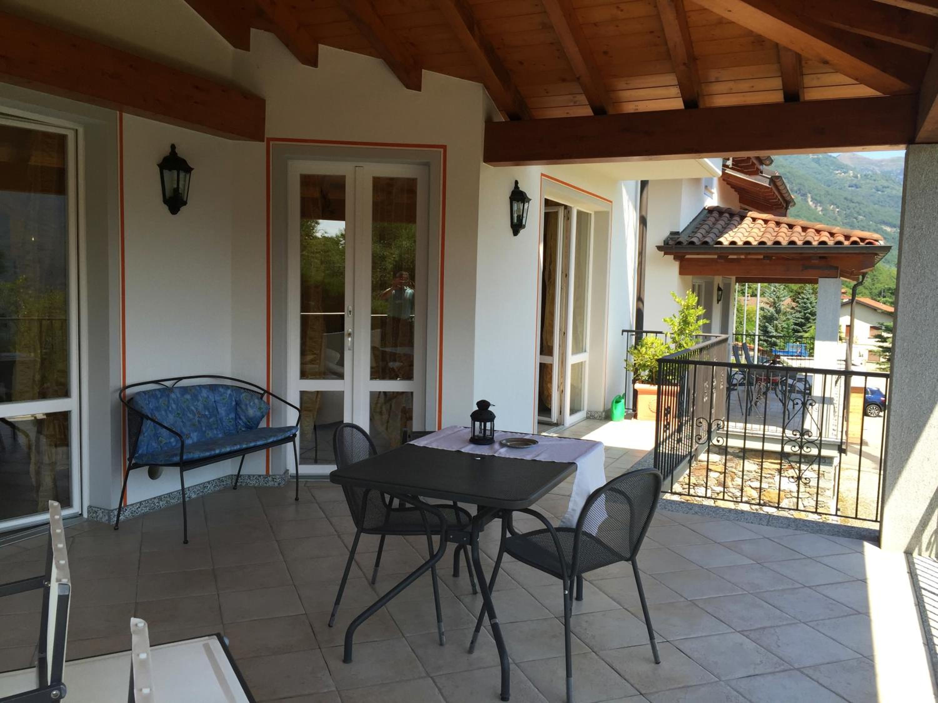One-Bedroom Apartment with Balcony photo 2