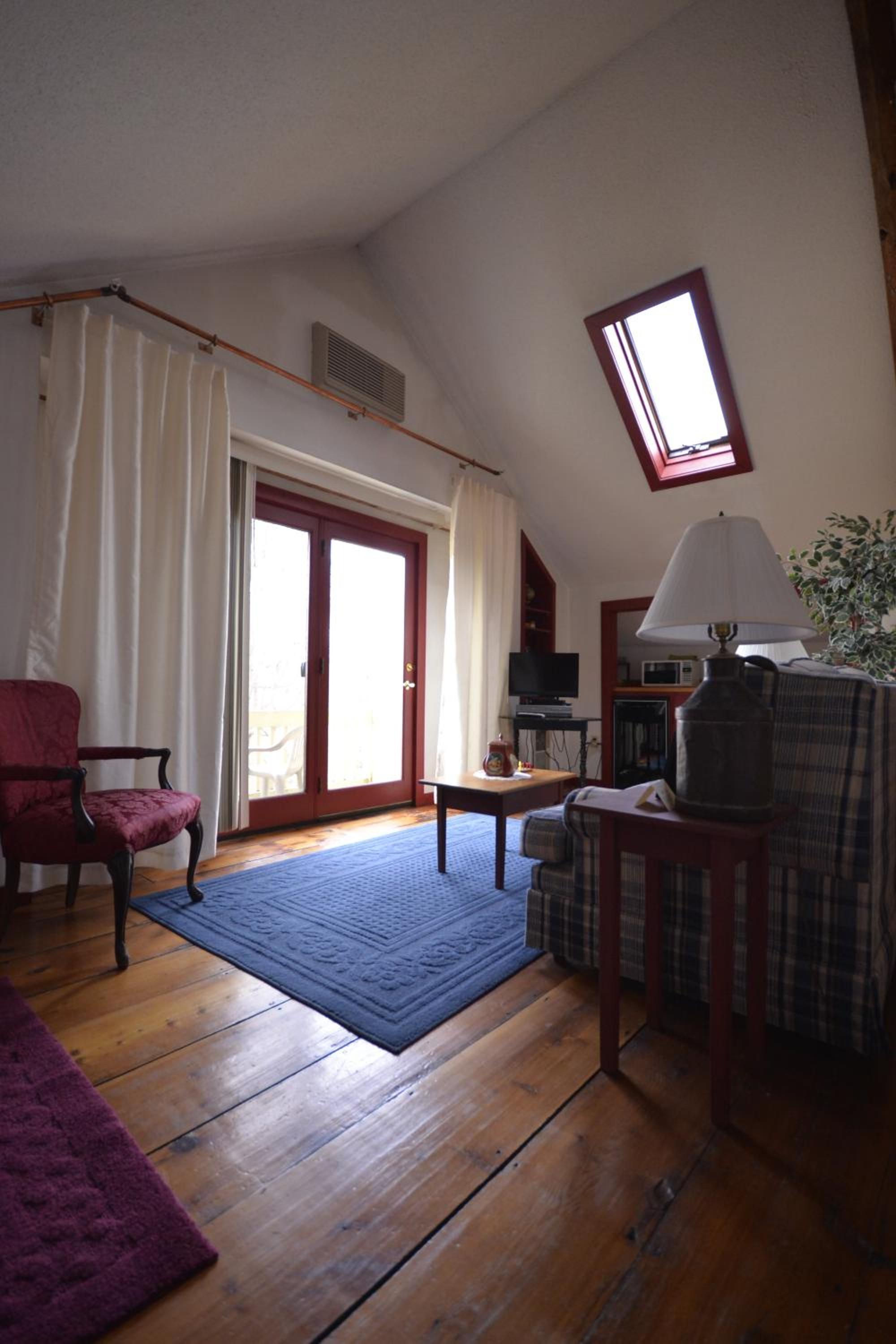 King Suite with Balcony photo 1