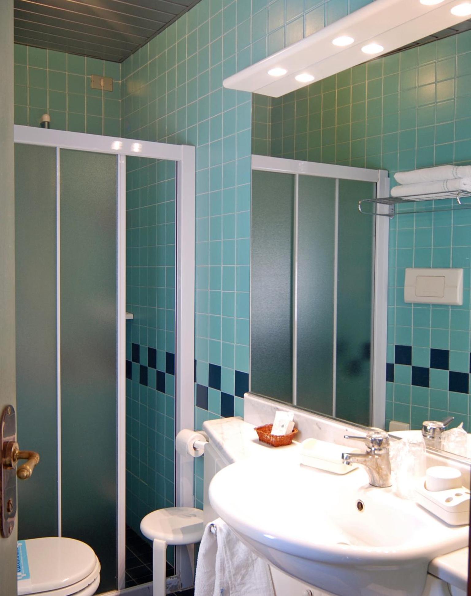 Double Room with Partial Sea View