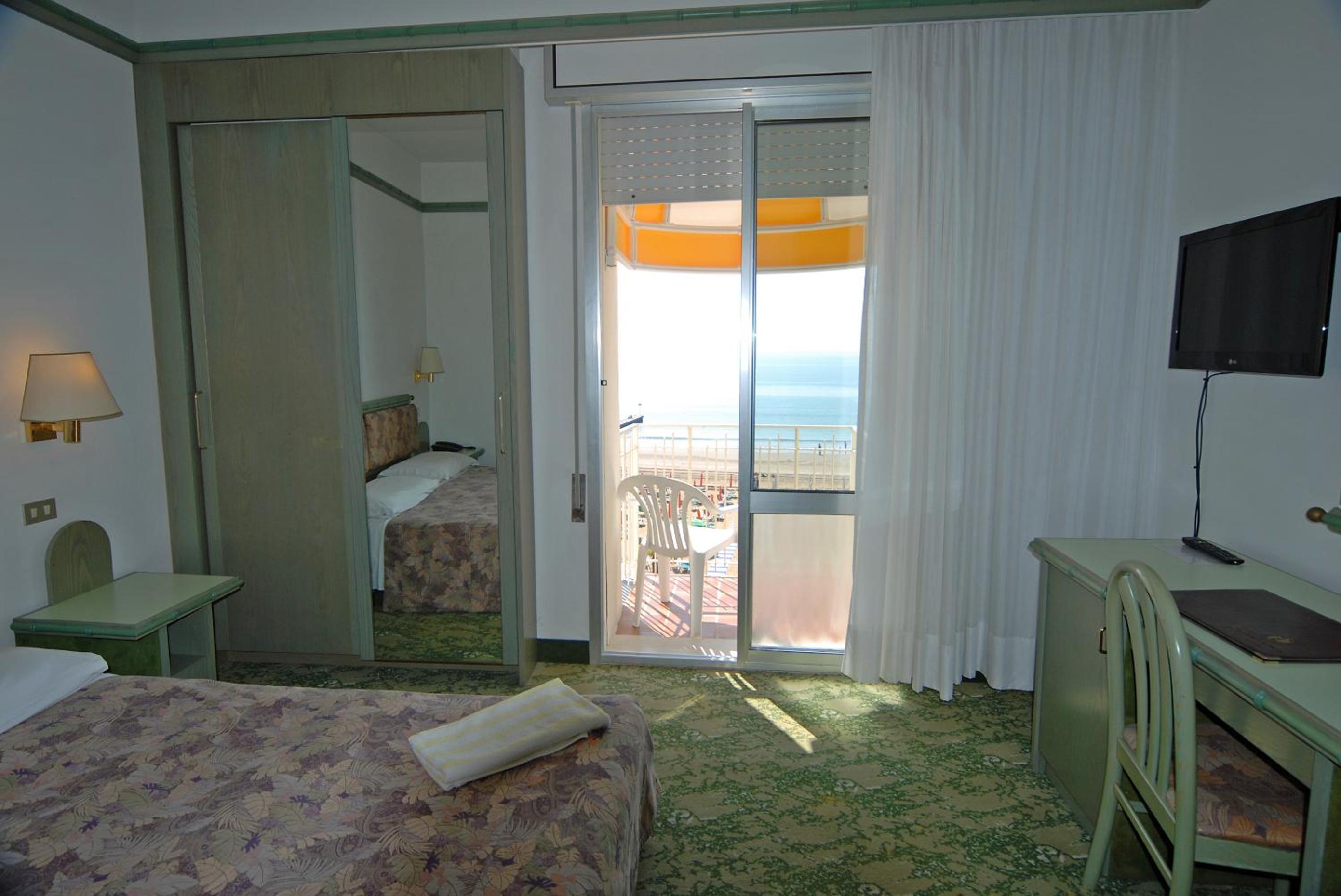 Double Room with Sea View photo 2