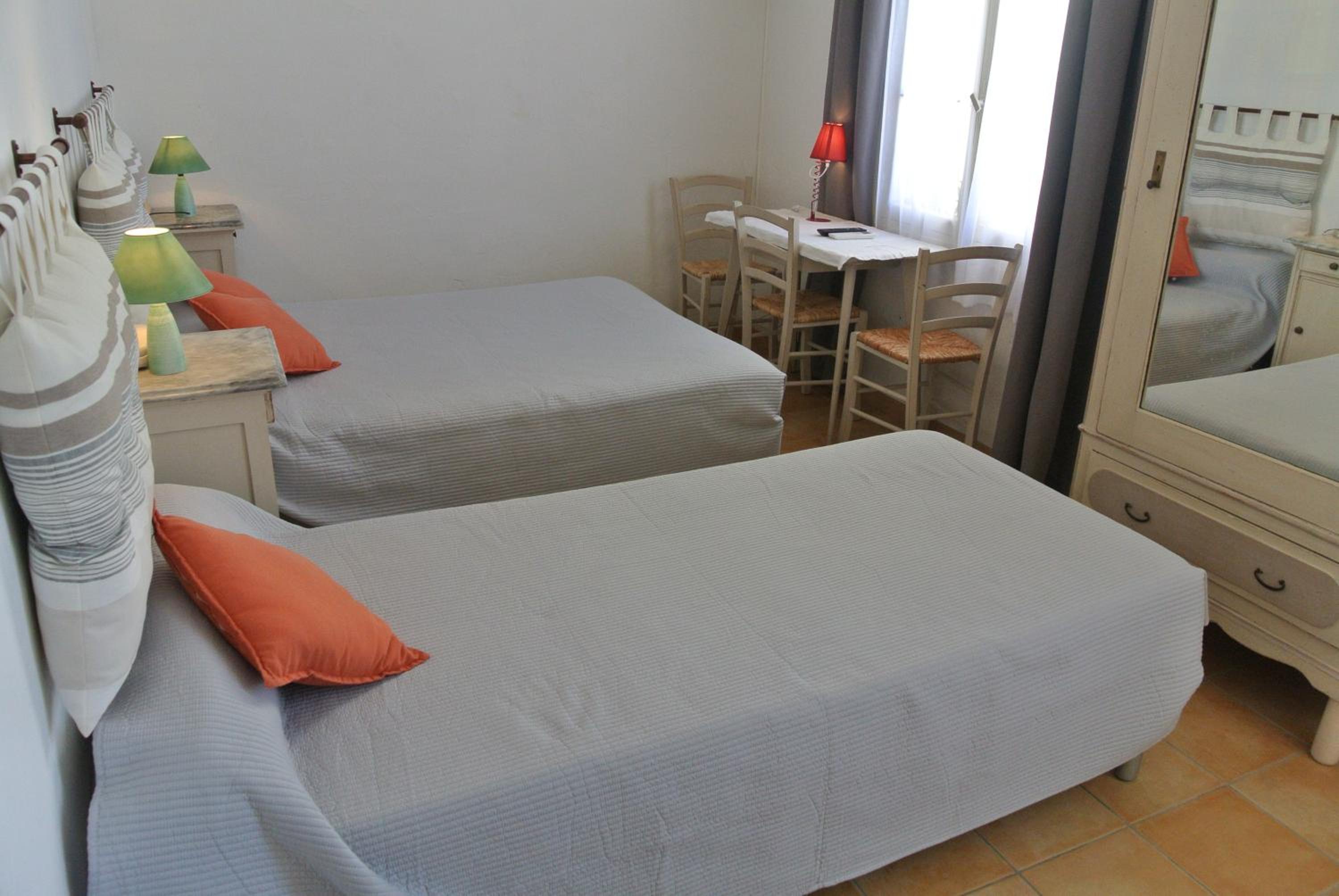 Triple Room - Photo 5