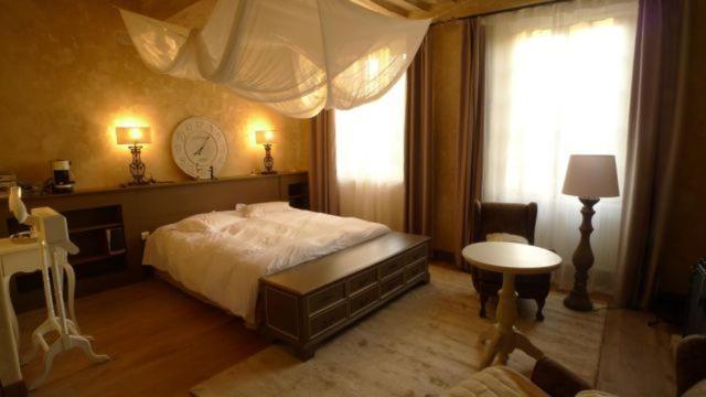 Comfort Suite photo 2