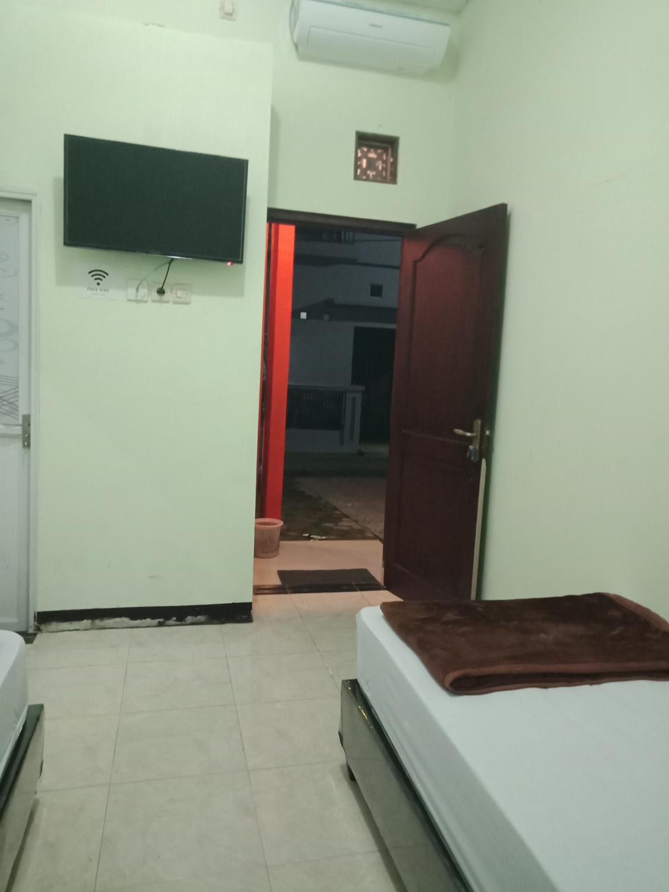 Double Room with Private Bathroom photo 2