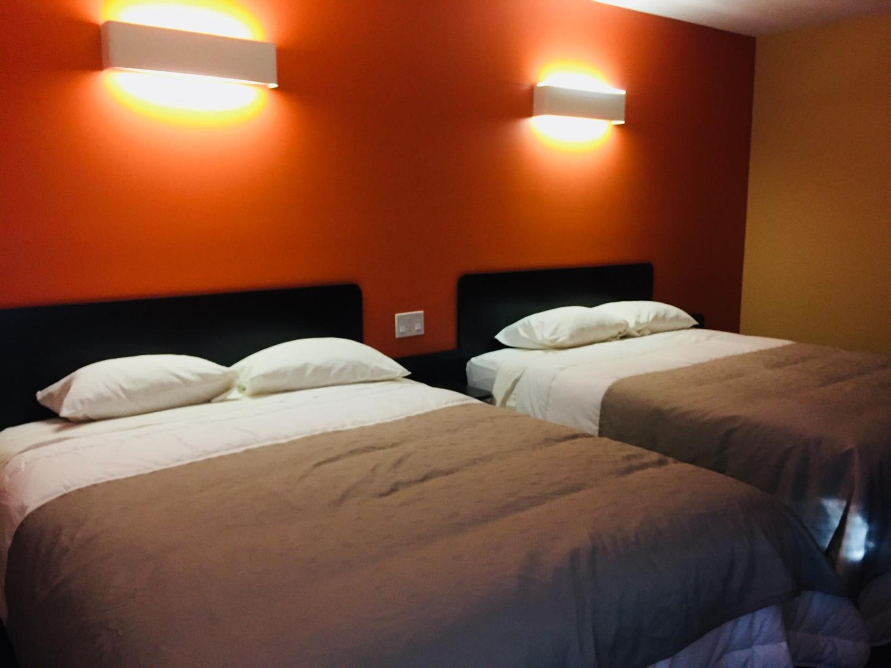 Deluxe Queen Room with Two Queen Beds - Non-Smoking photo 3