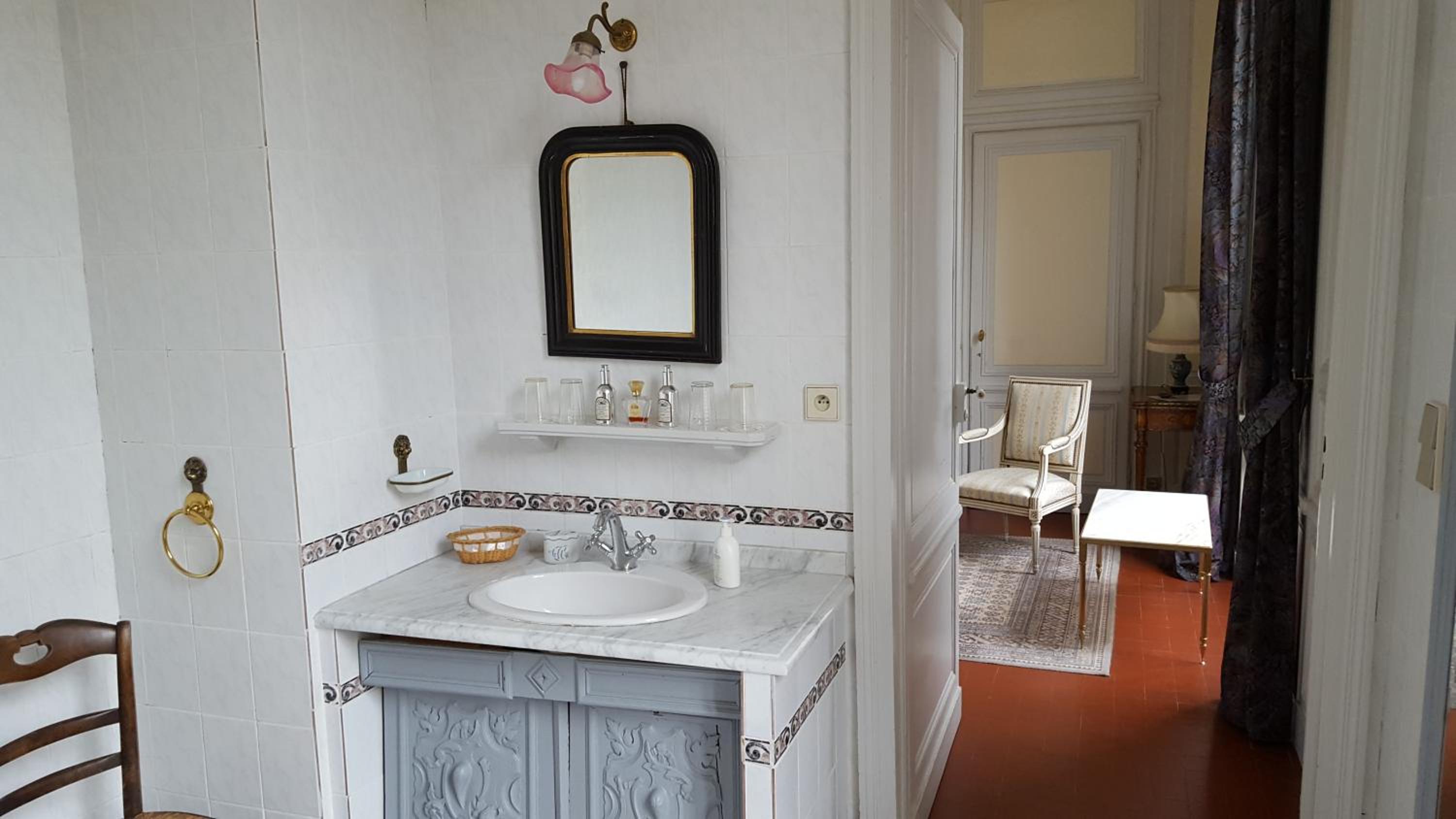 Double Room with Private Bathroom - Photo 4