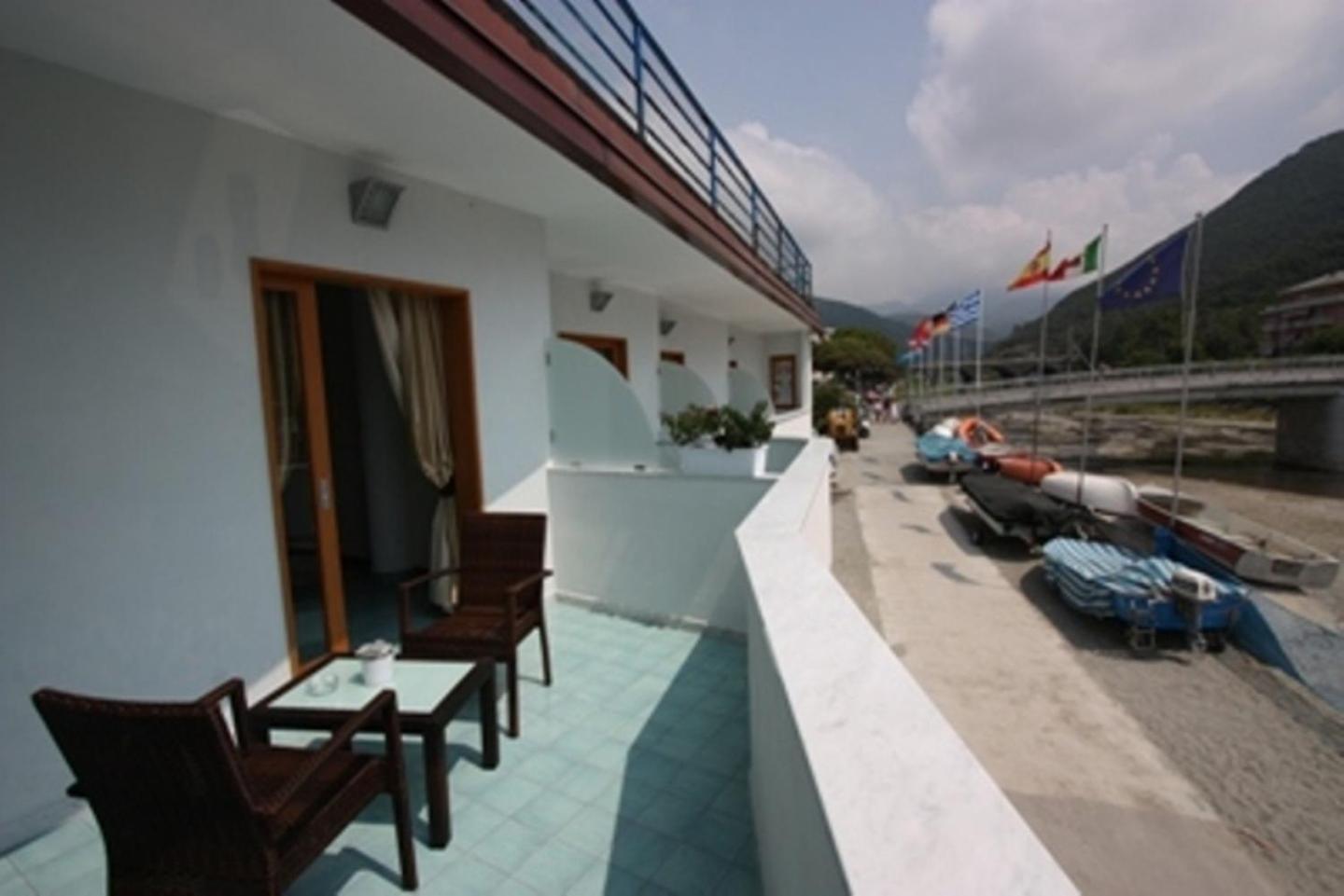 Double or Twin Room - Photo 5