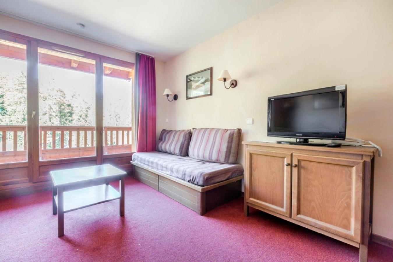 Select Three-Bedroom Apartment (9 People)