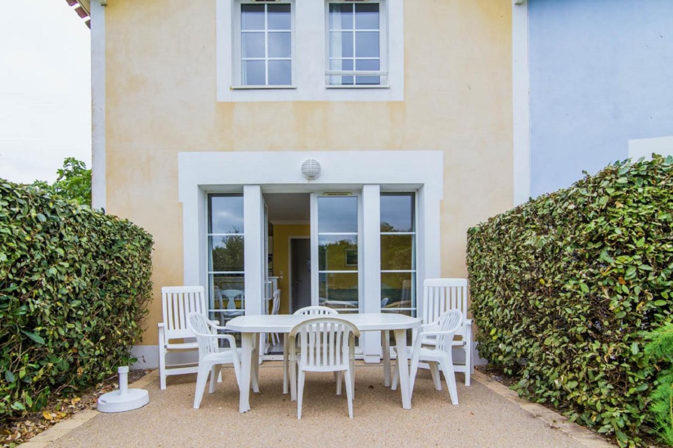 Select Two-Bedroom House (6 People)