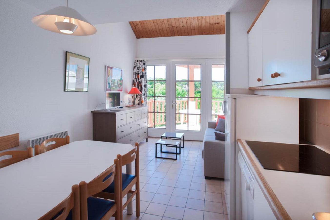 Comfort One-Bedroom Apartment (6 People)