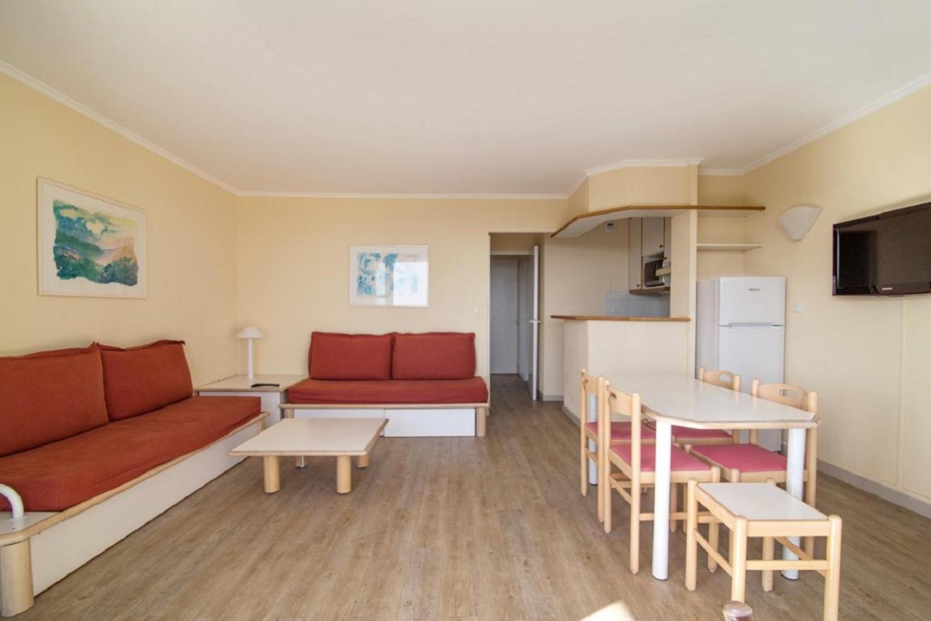Comfort One-Bedroom Apartment (5 People) photo 3