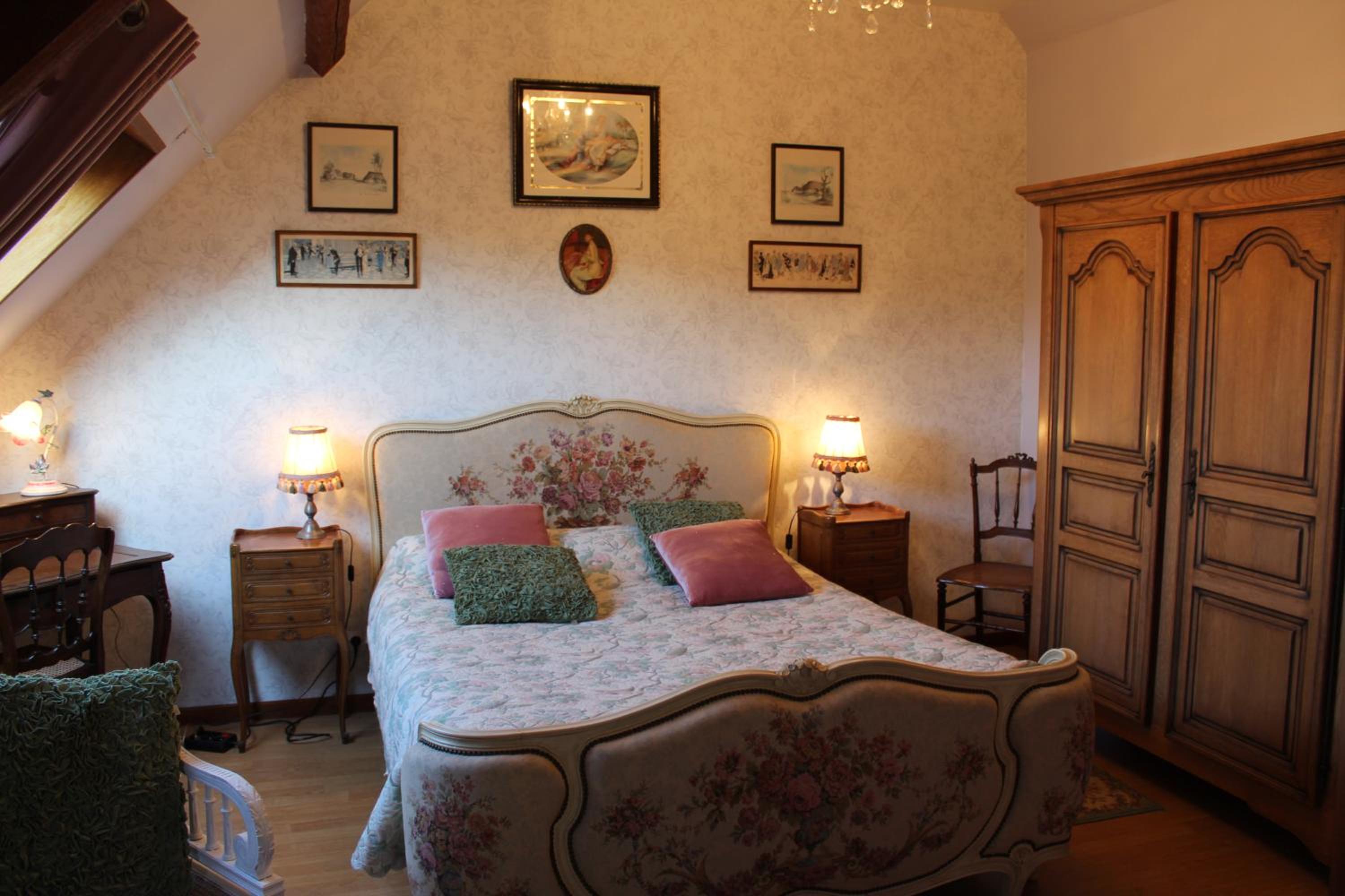 Double Room with Private Bathroom photo 2