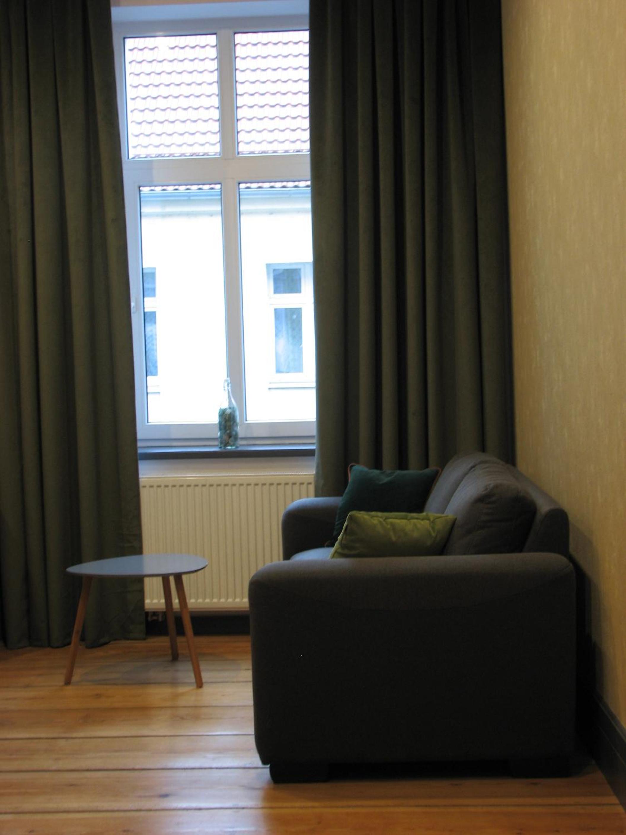 One-Bedroom Apartment - Photo 4