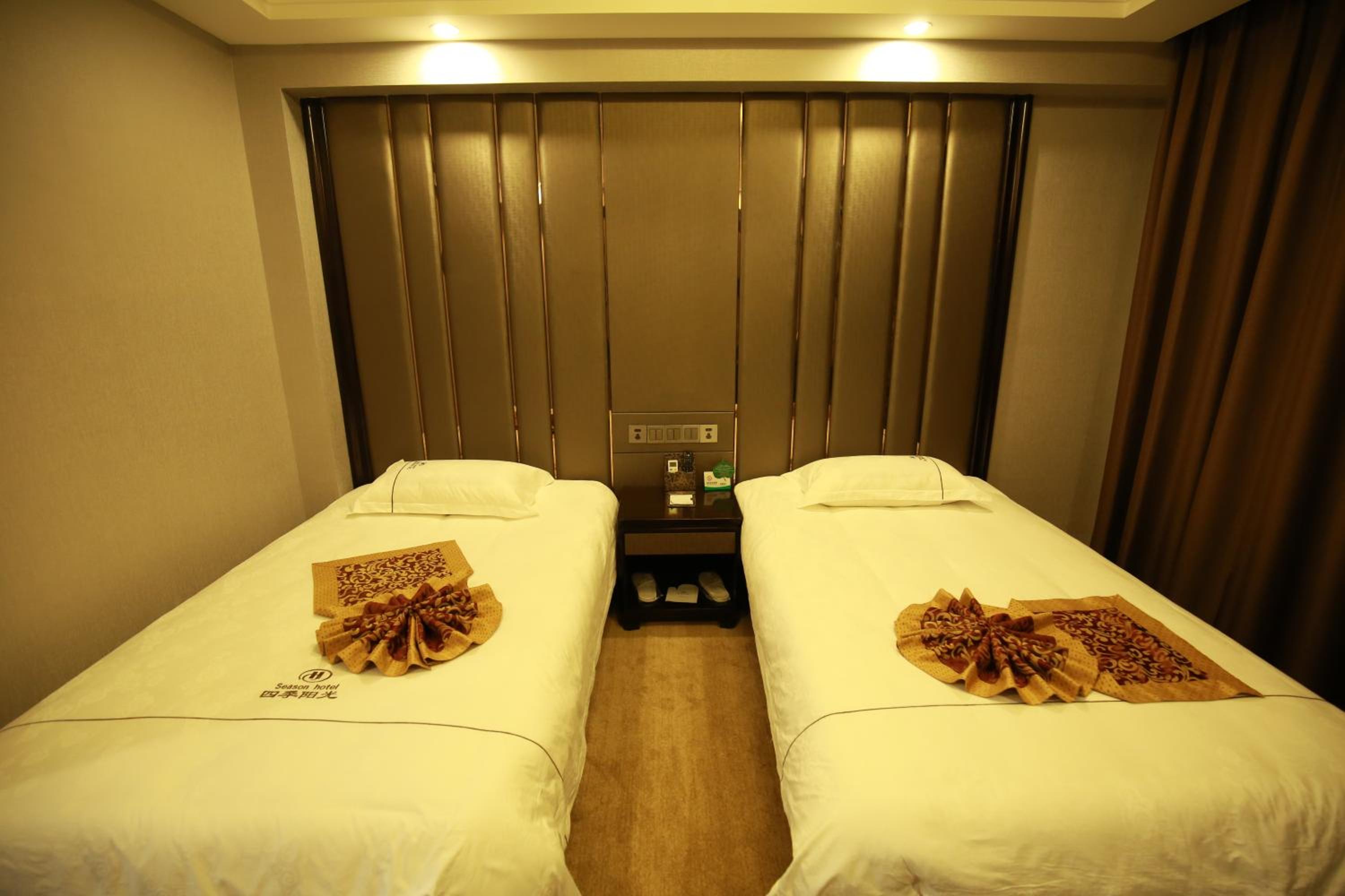 Standard Twin Room photo 2