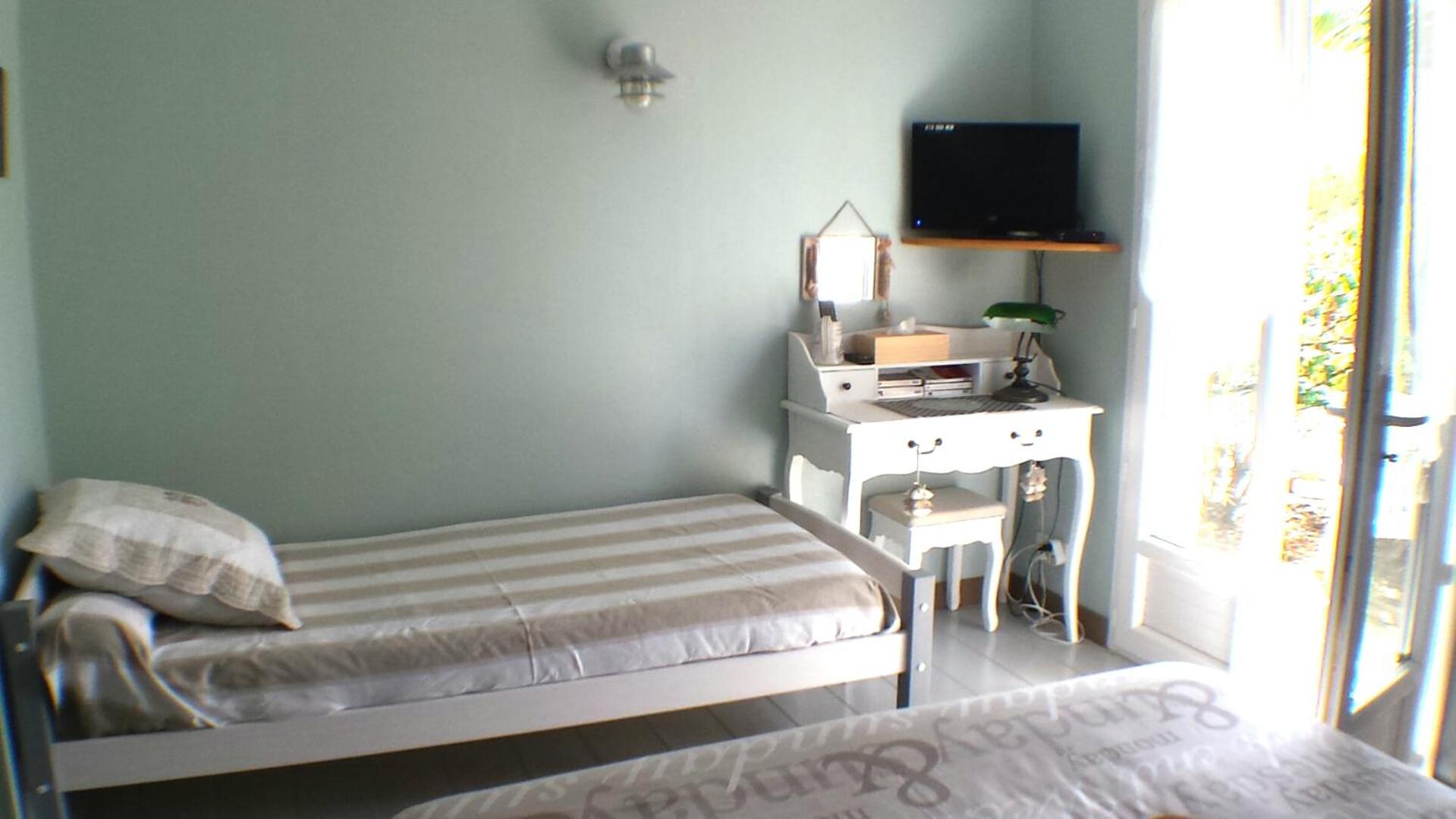 Comfort Triple Room with Shower photo 3