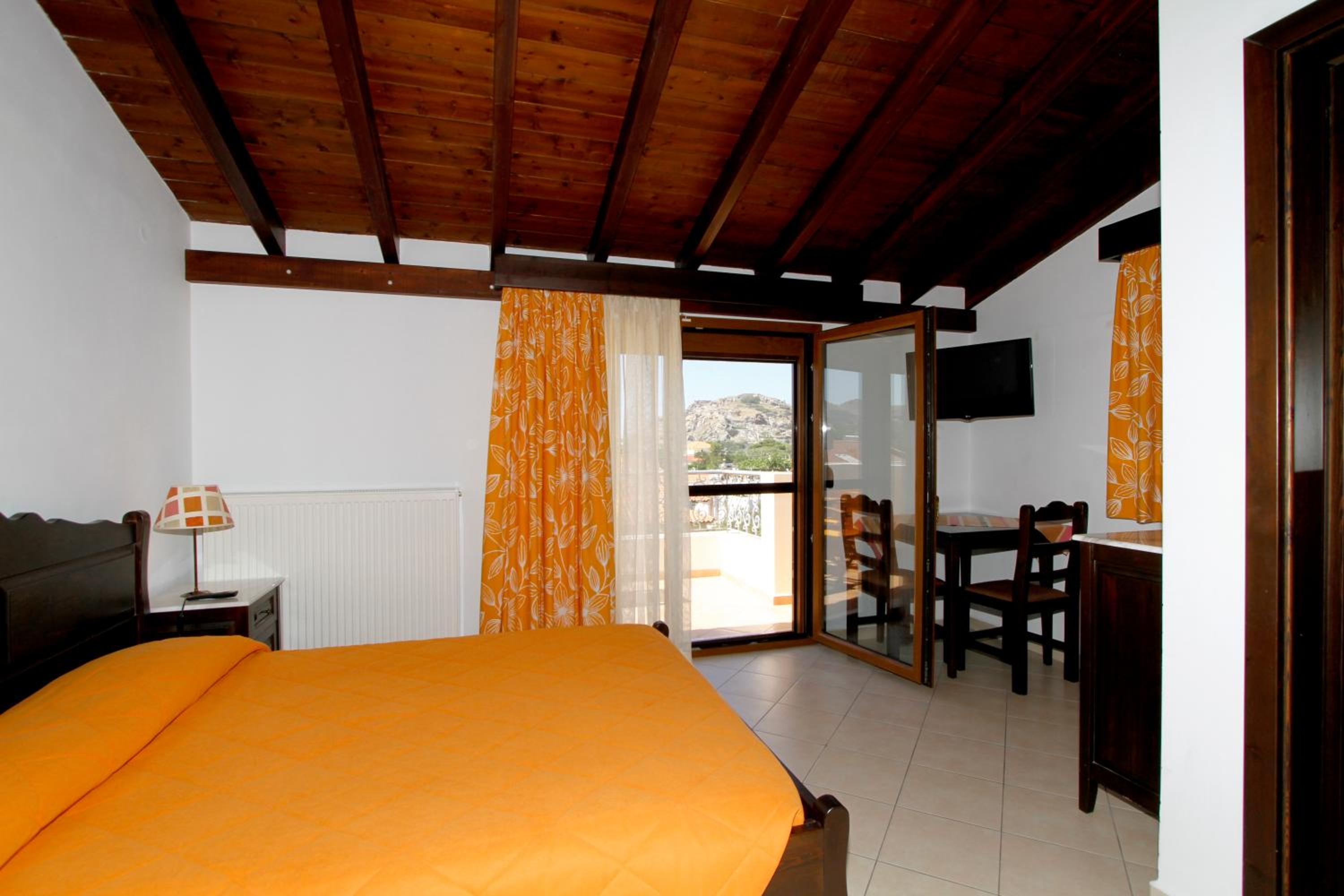 One-Bedroom Apartment (2 Adults) - Photo 4
