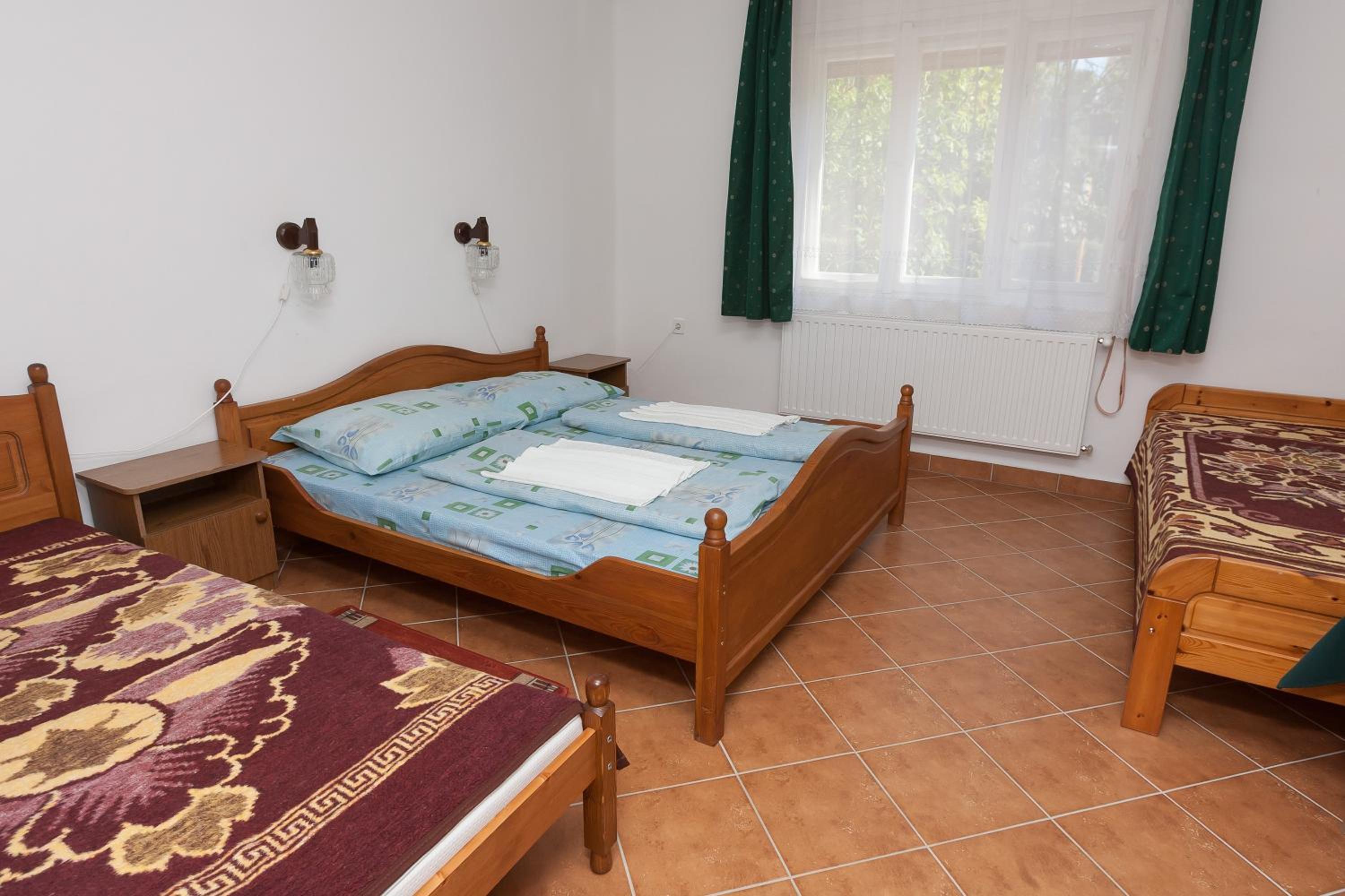 Two-Bedroom Apartment (4 Adults) photo 3