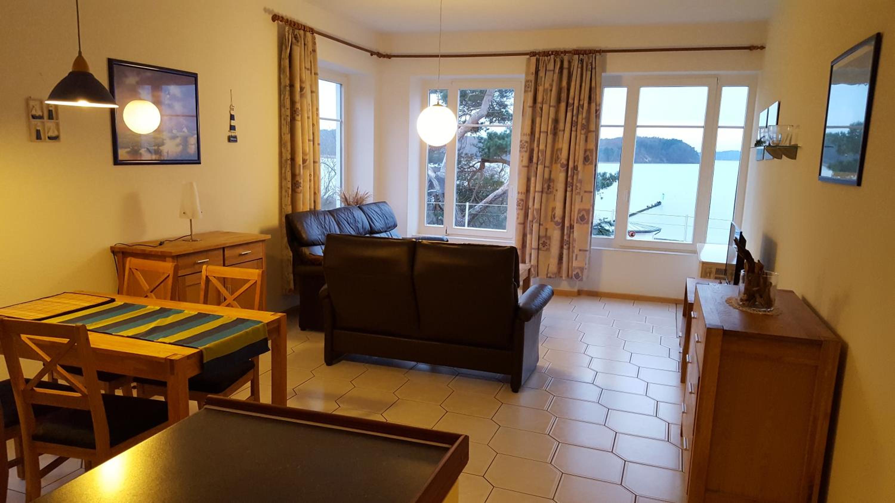 One-Bedroom Apartment with Sea View photo 3