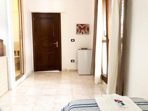 Deluxe Double Room - Photo 12