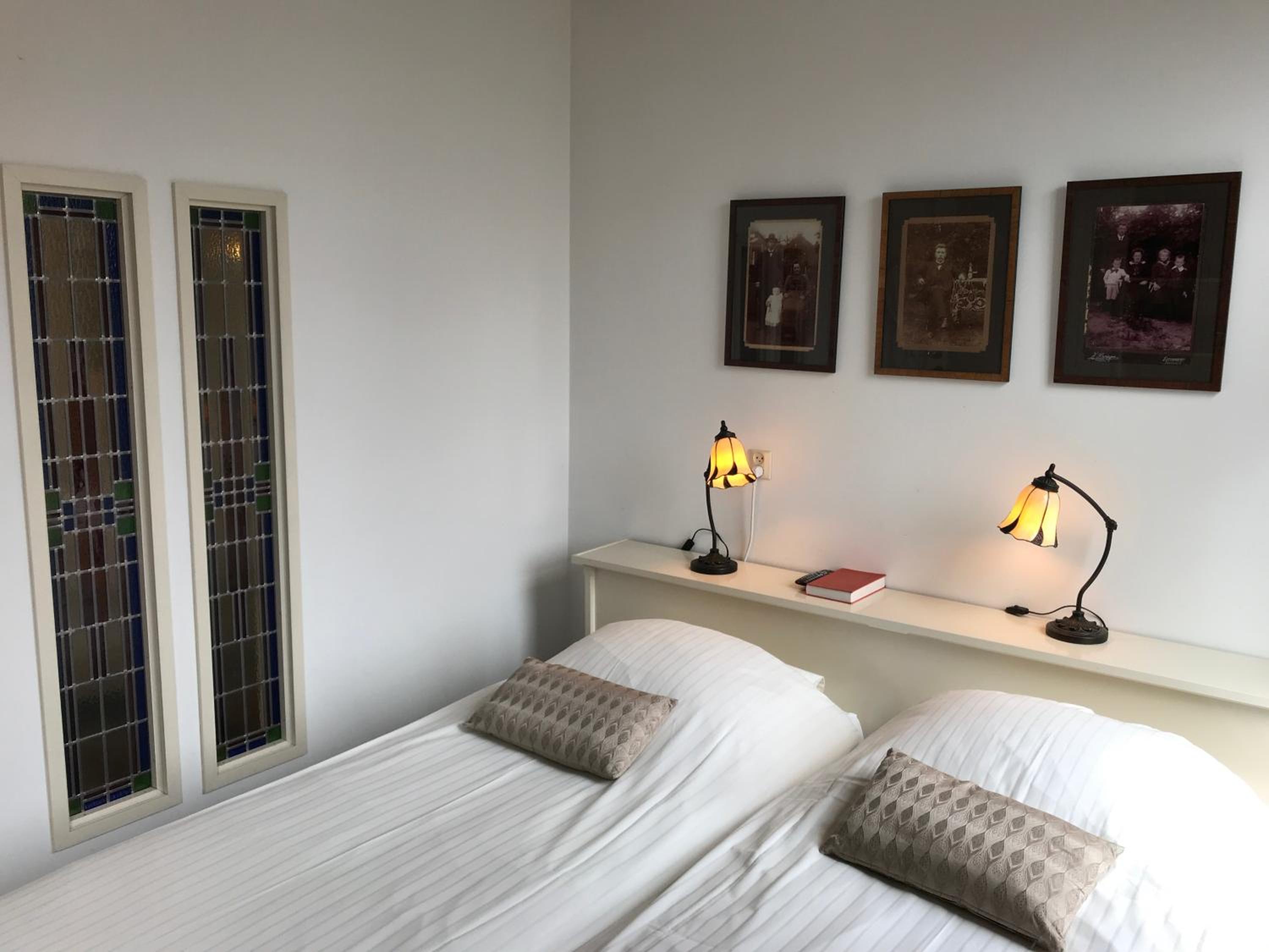 Deluxe Double Room with Shower photo 3