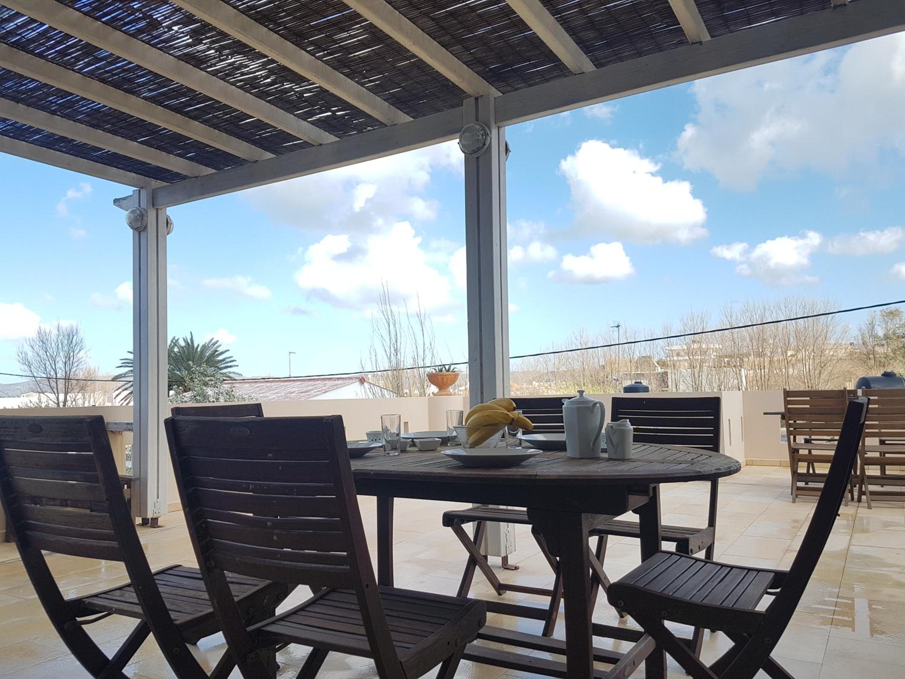 Apartment with Terrace - Photo 3