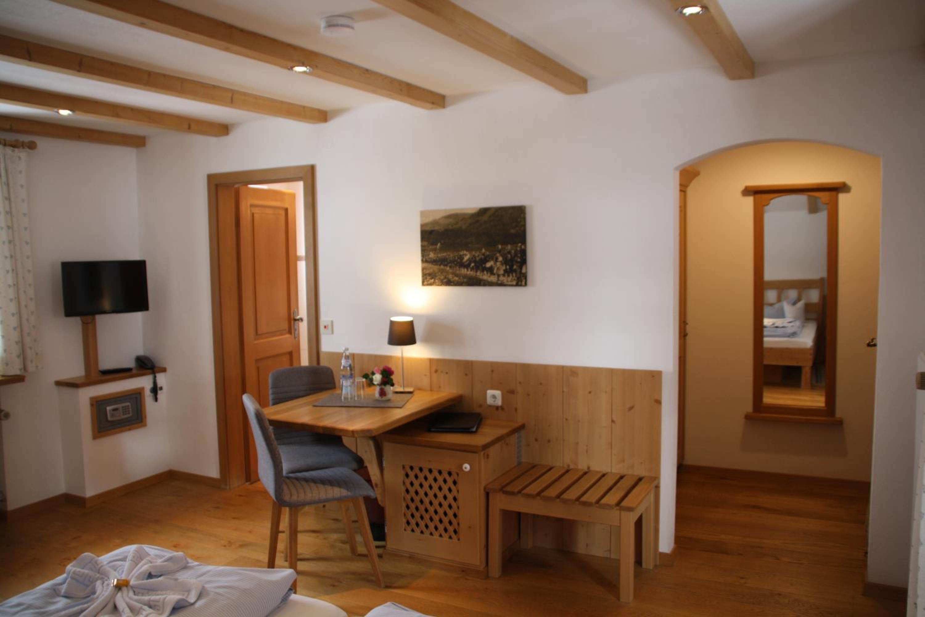 Deluxe Double Room with Extra Bed