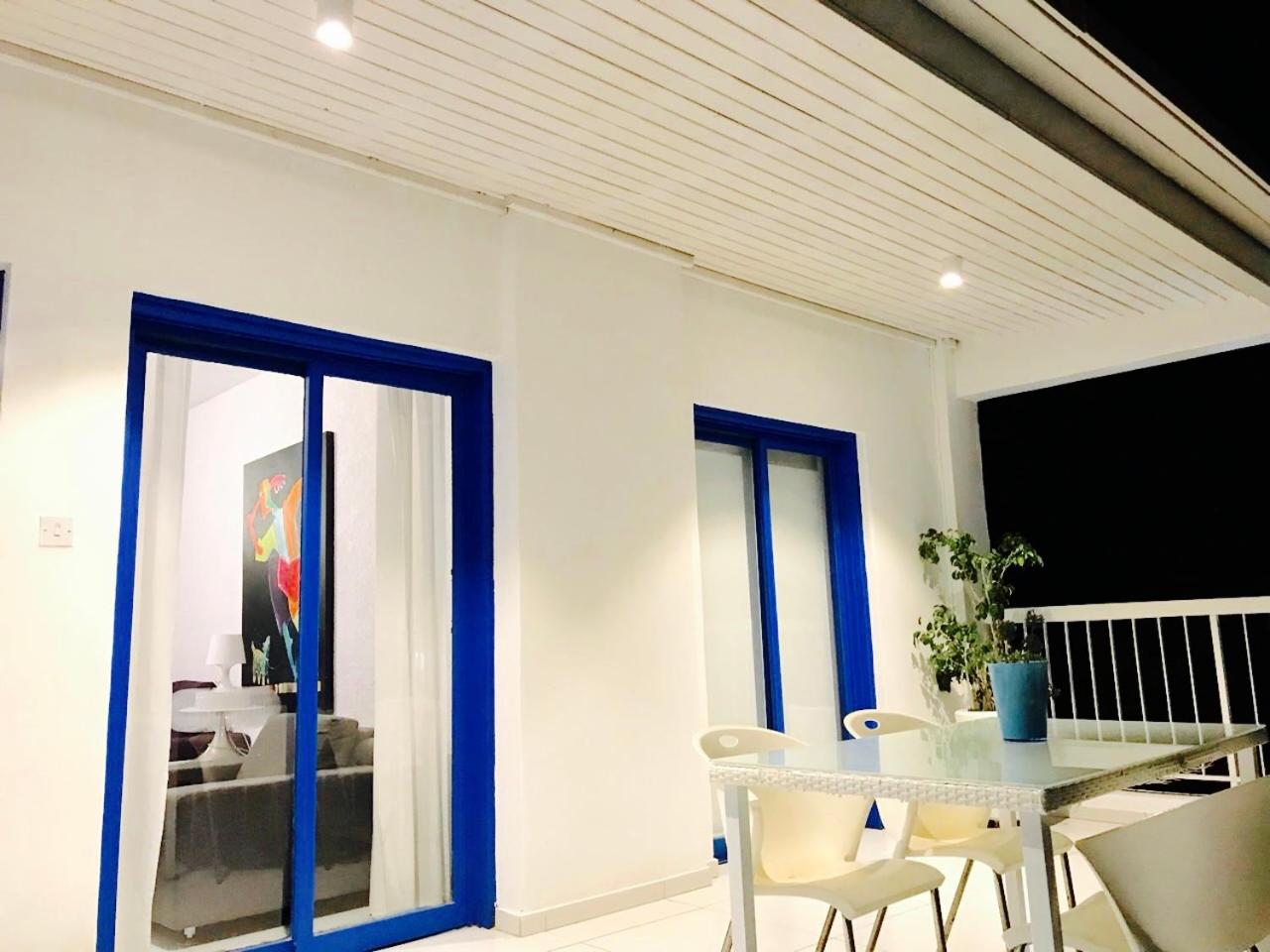 Two-Bedroom Apartment with Sea View photo 3