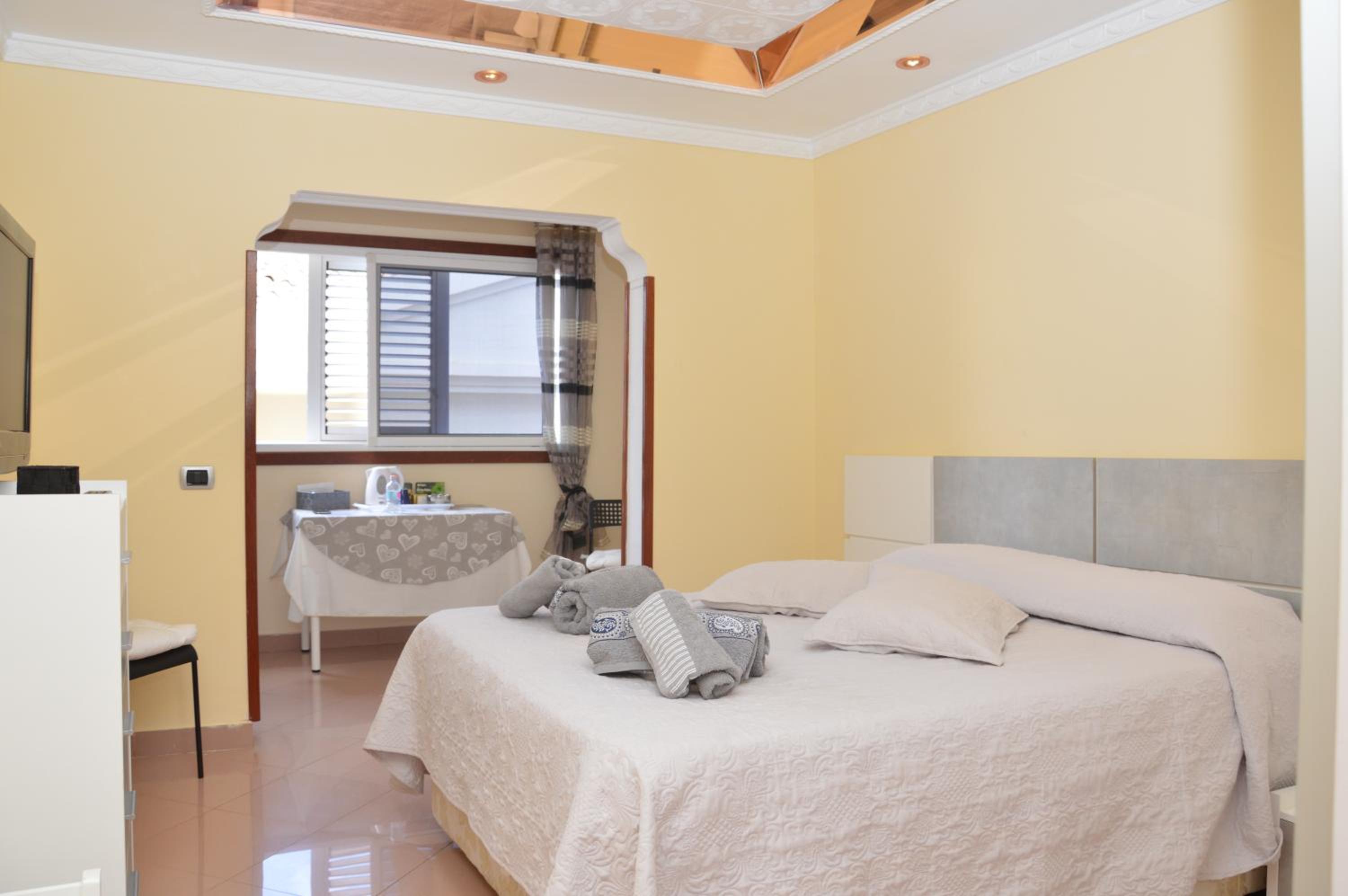 Double Room with Whirlpool photo 1