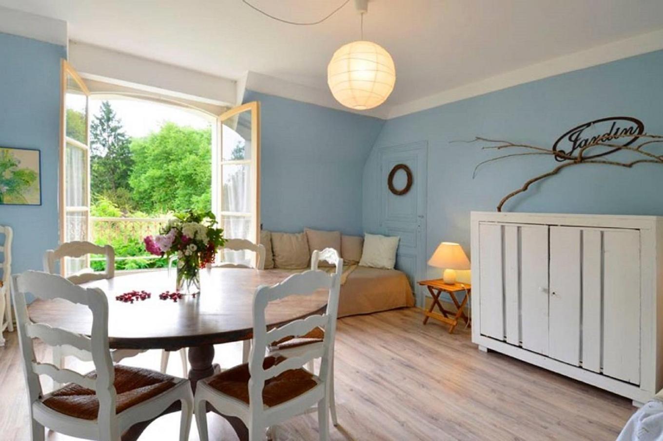 Three-Bedroom House photo 1