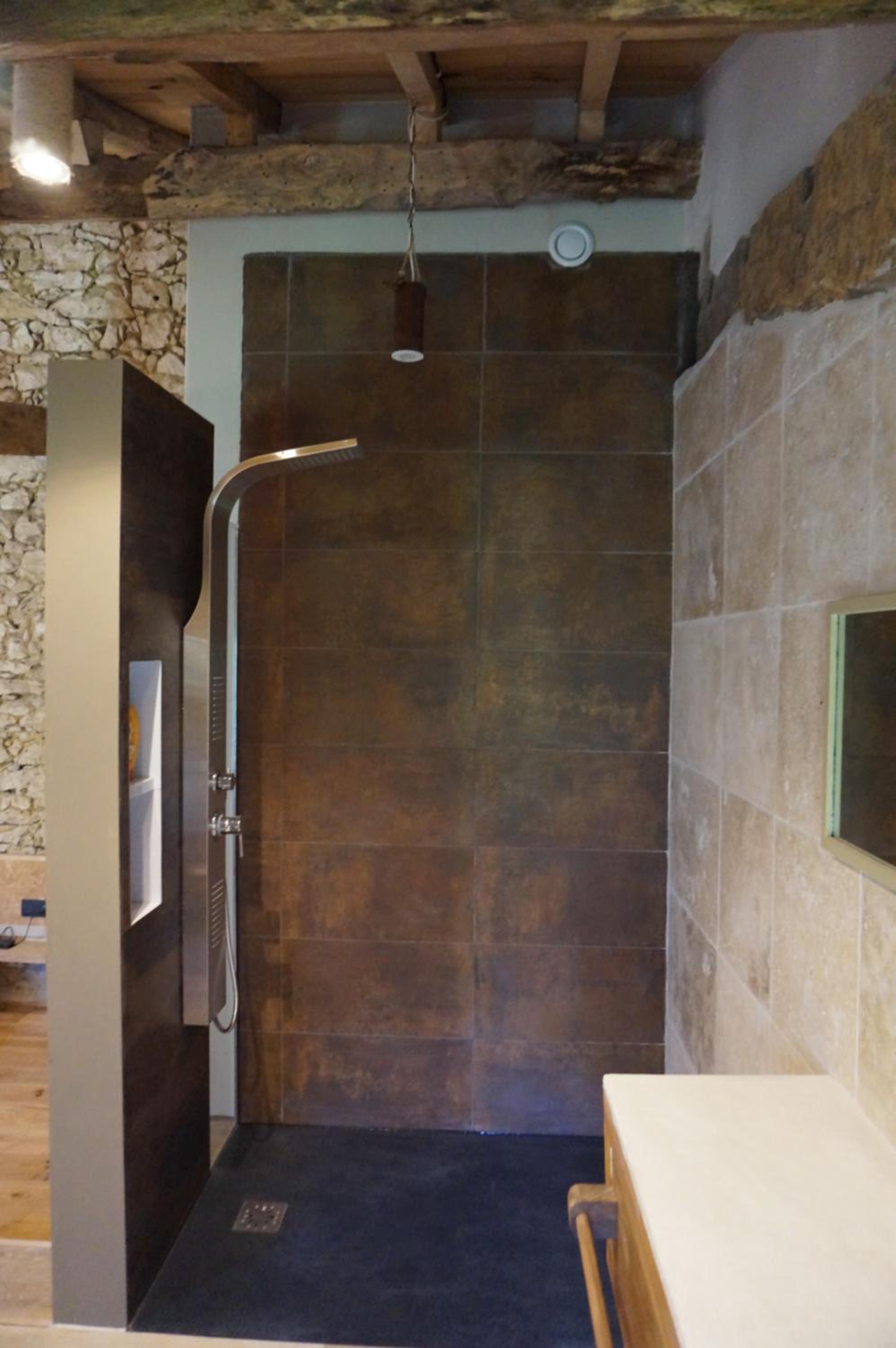 Deluxe Double Room with Shower - Photo 2