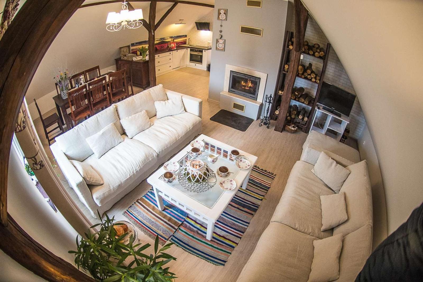 Apartment with Balcony - Photo 2