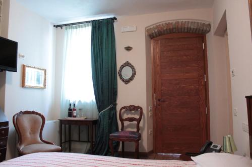 Double Room - Photo 6