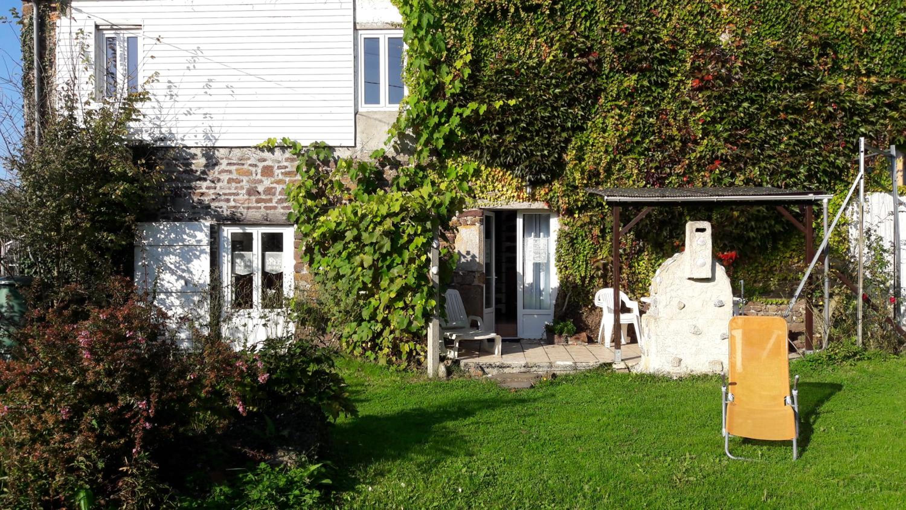 Apartment with Garden View