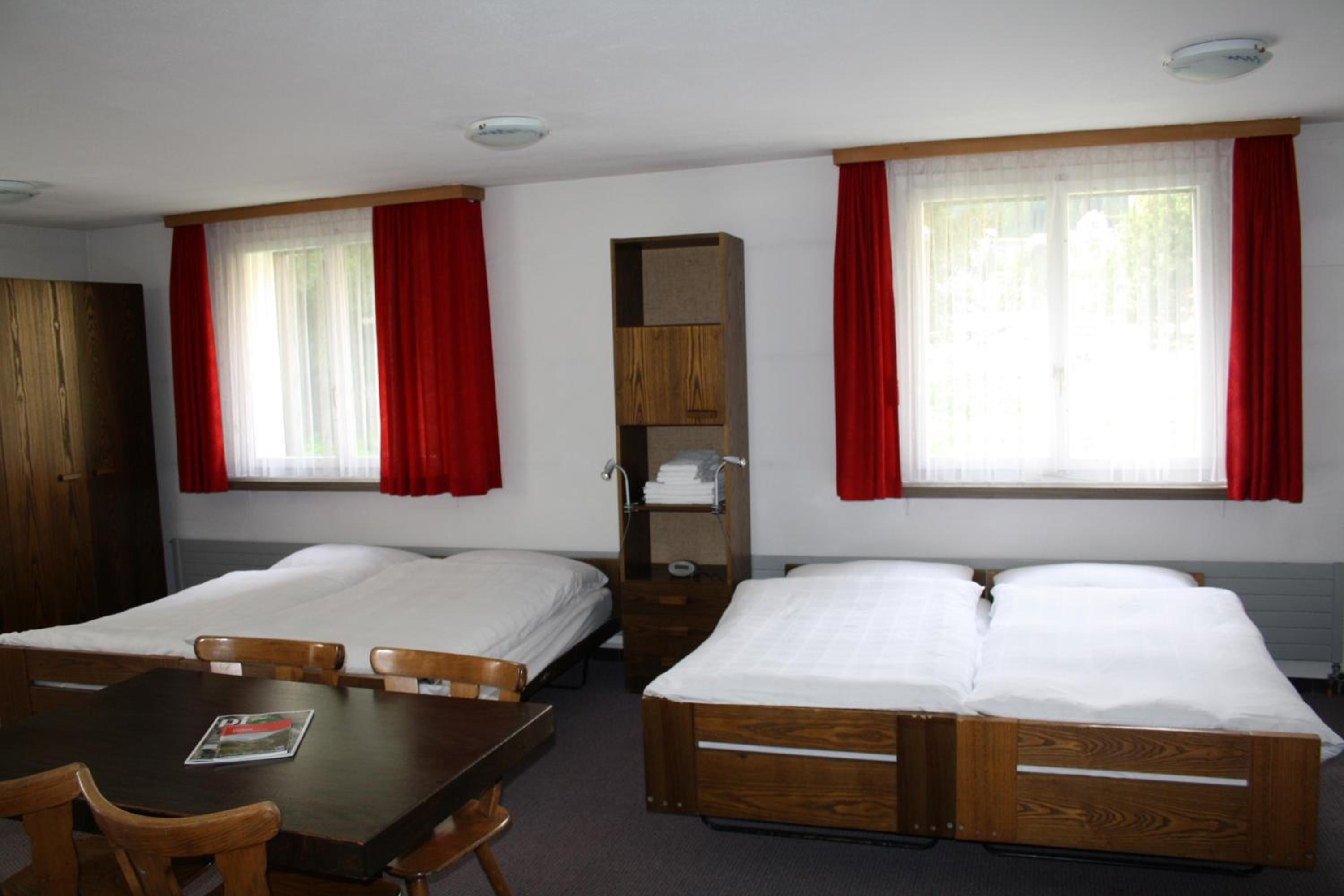 Sextuple Room with Shared Bathroom photo 1