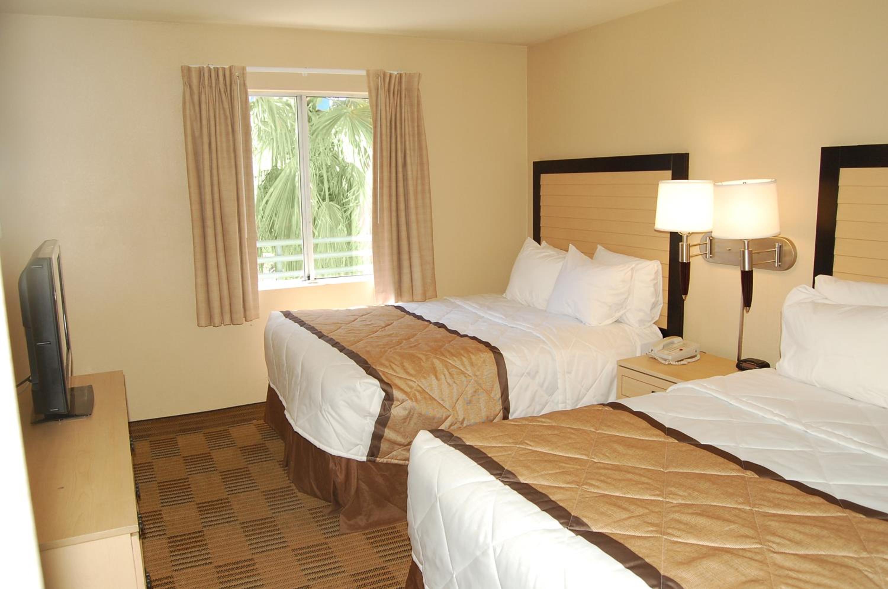 One Bedroom Suite with 2 Double Beds - Non-Smoking