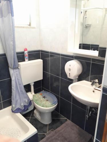 Studio Apartment - Photo 8