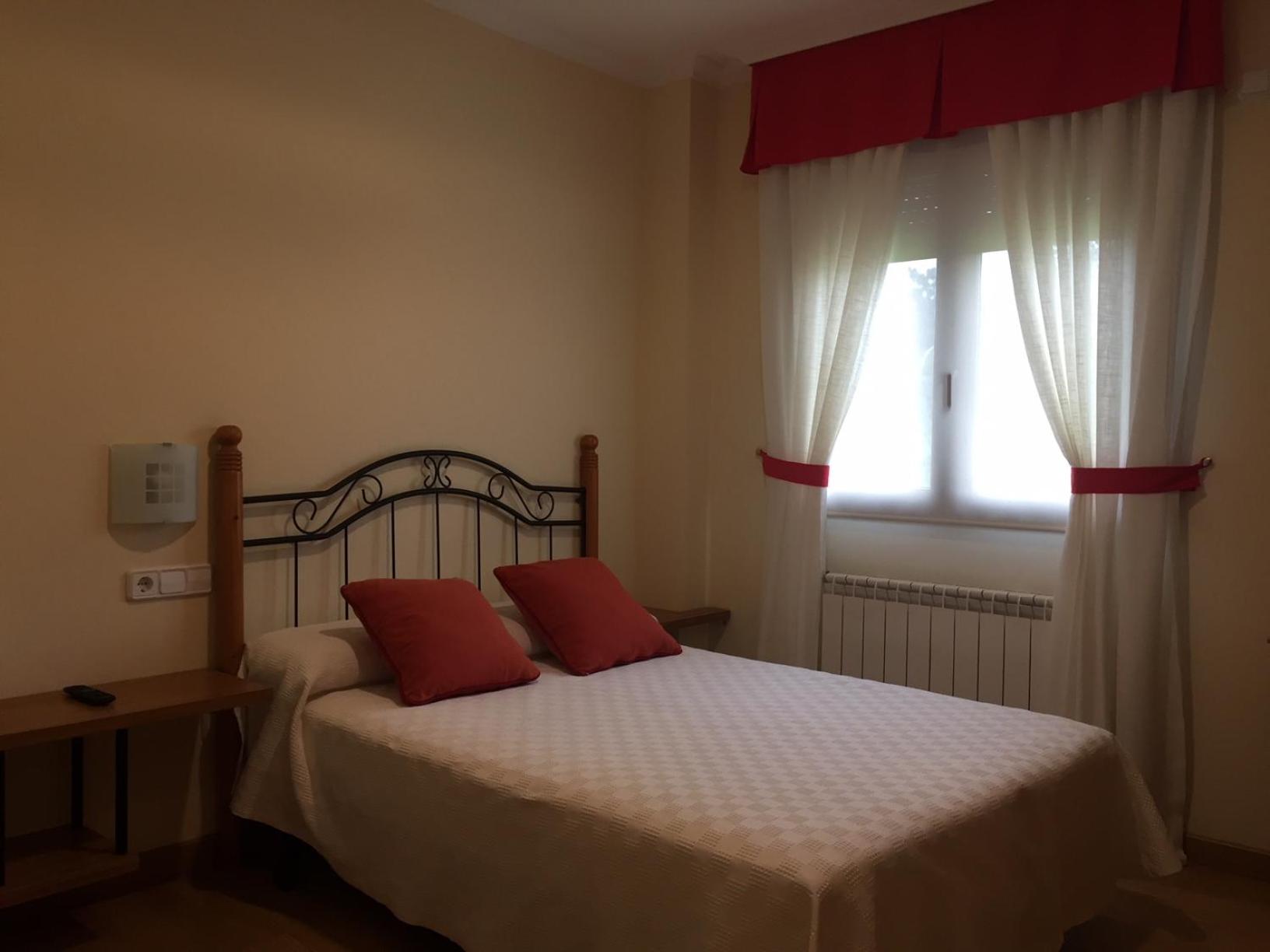 Queen Room - Disability Access photo 1