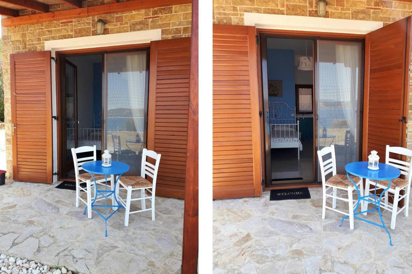 Studio Apartment with Sea View photo 3