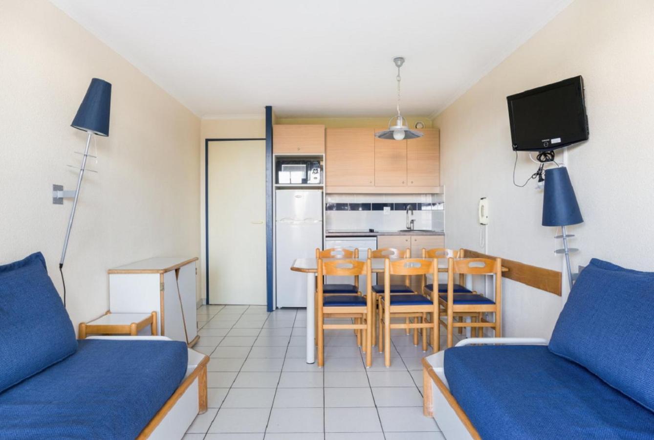 Select One-Bedroom Apartment (7 People)