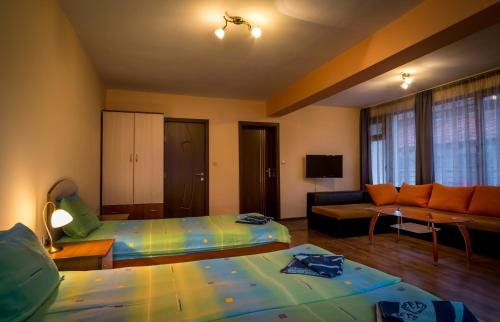 Triple Room with City View