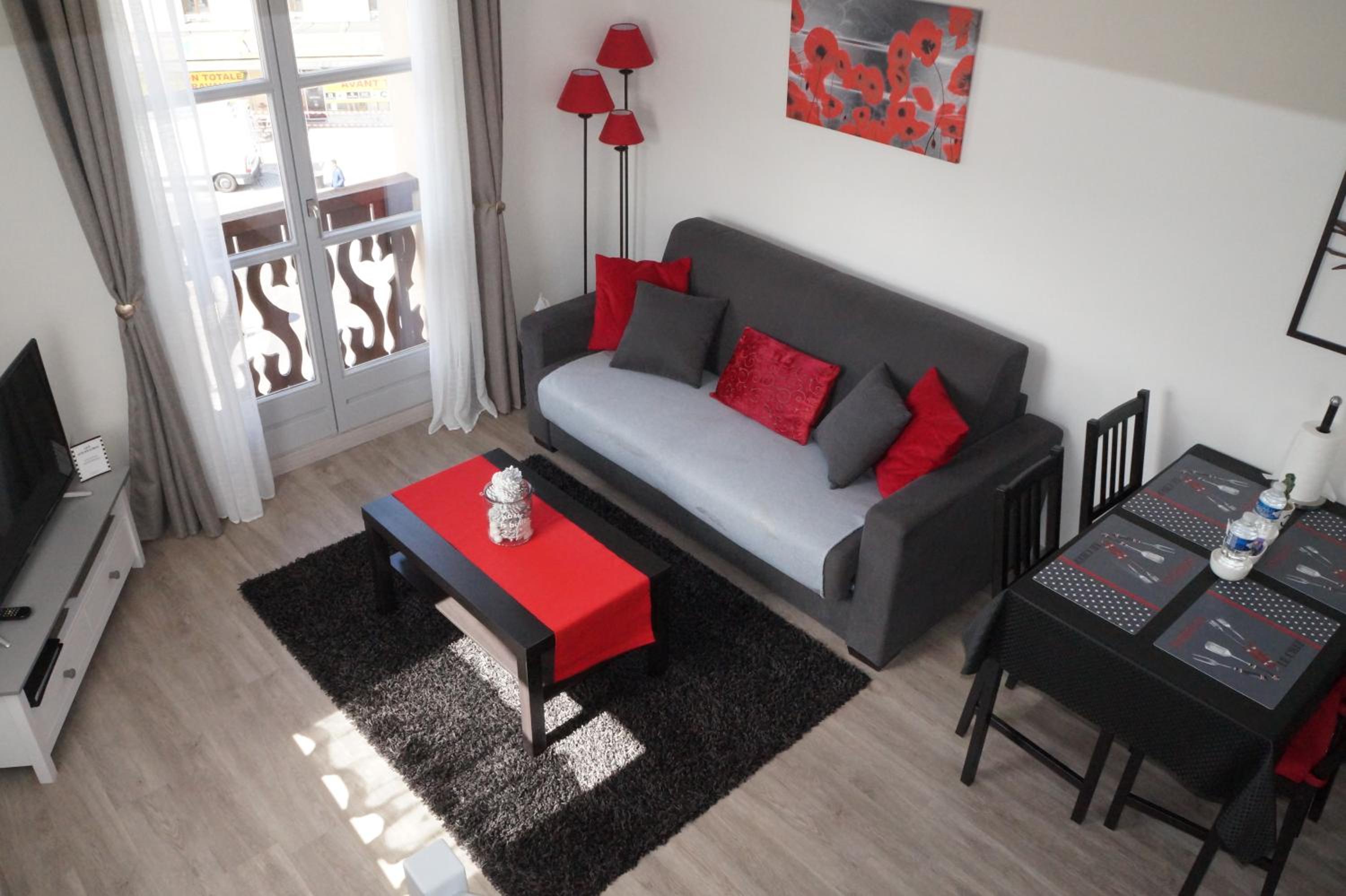 One-Bedroom Apartment - Photo 6