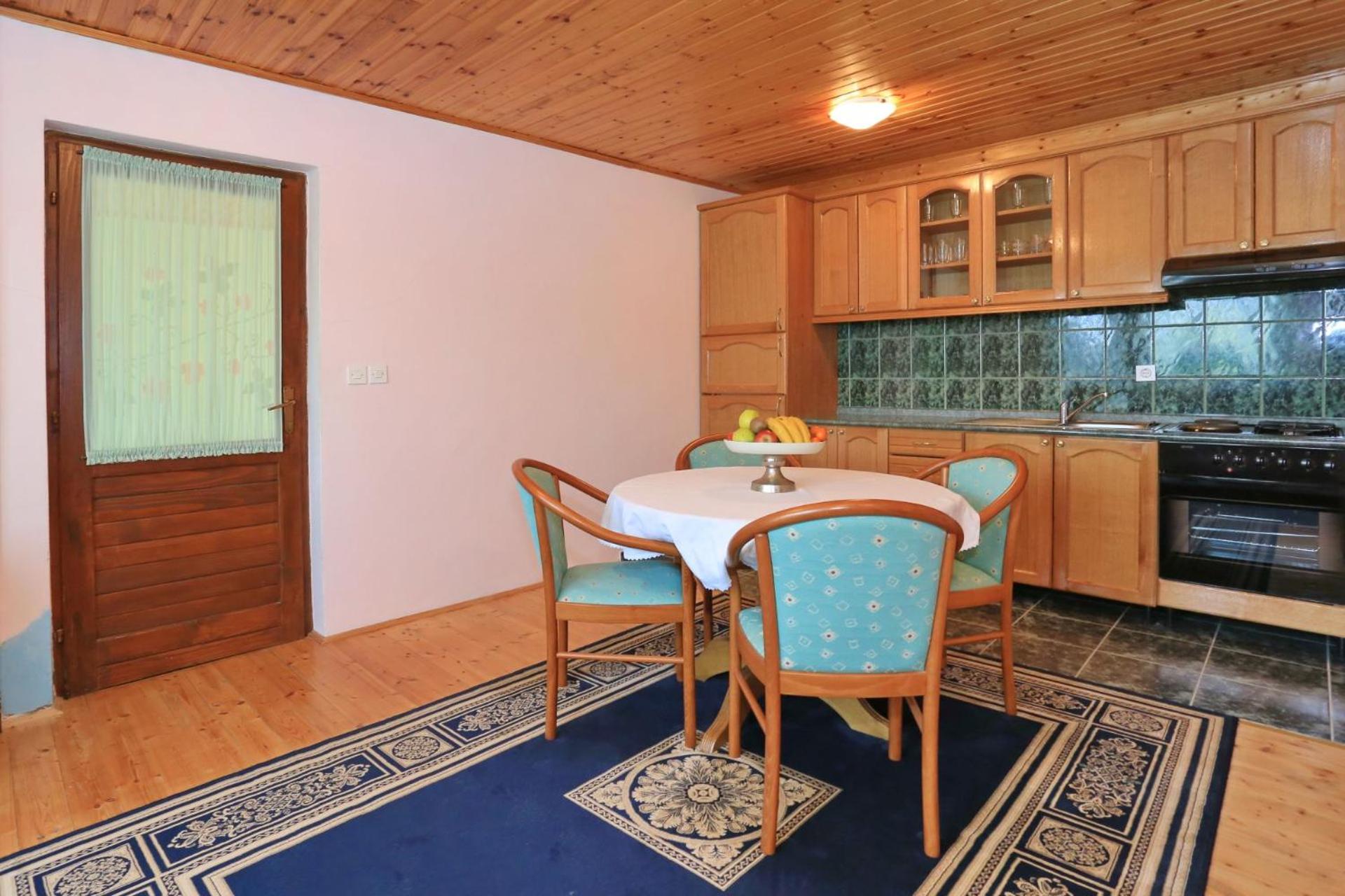 Apartment with Balcony photo 3