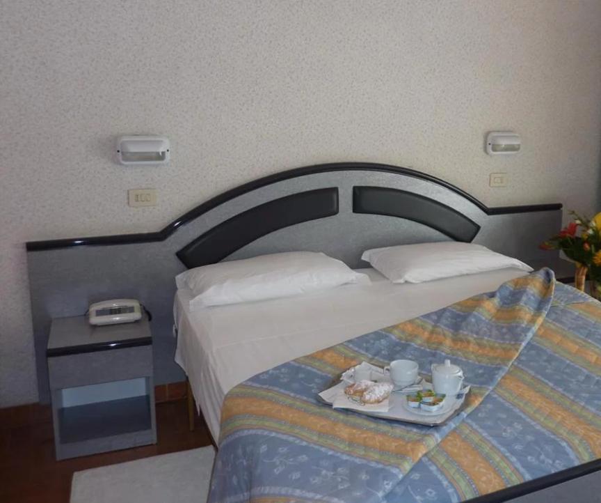 Standard Double or Twin Room photo 2