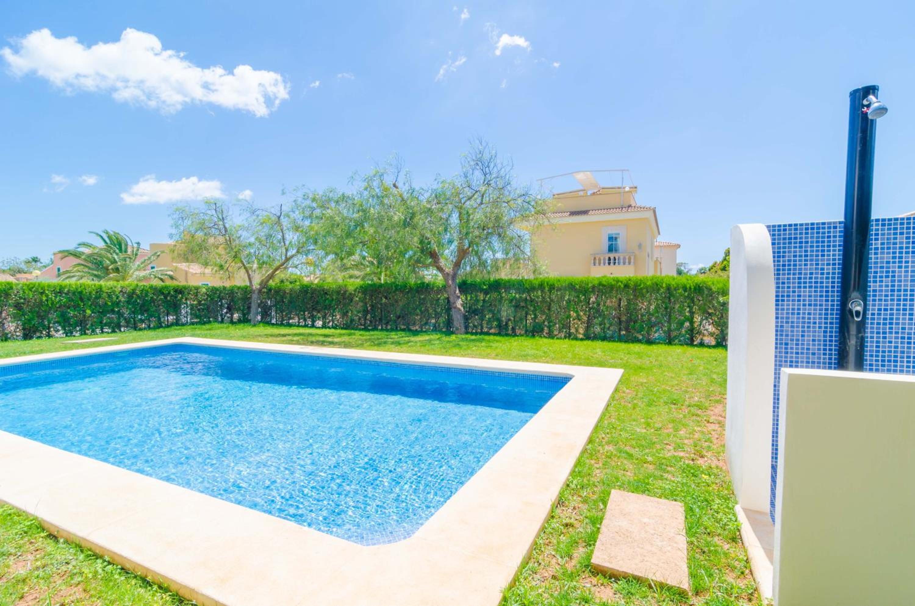 Three-Bedroom Villa photo 3