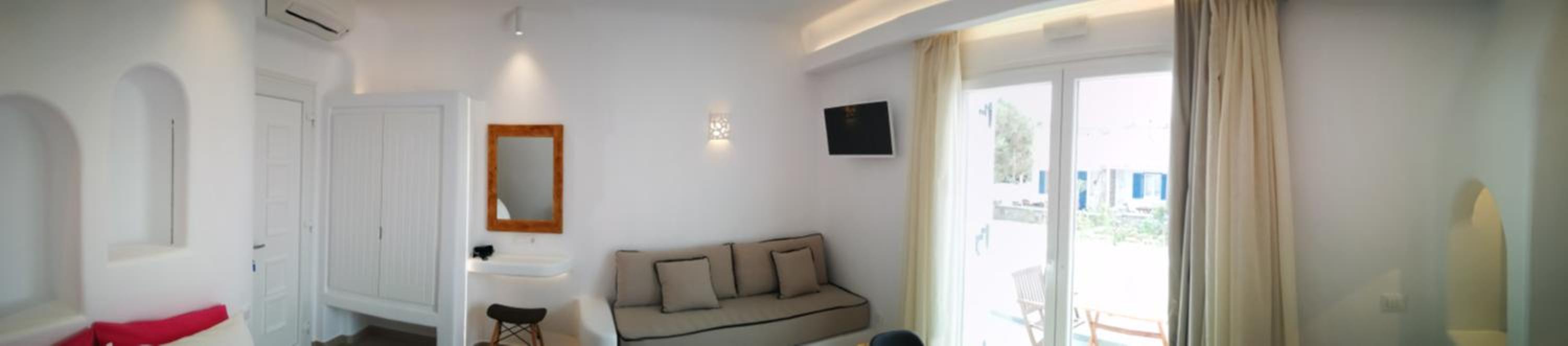 Mini Suite with Kitchenette photo 3