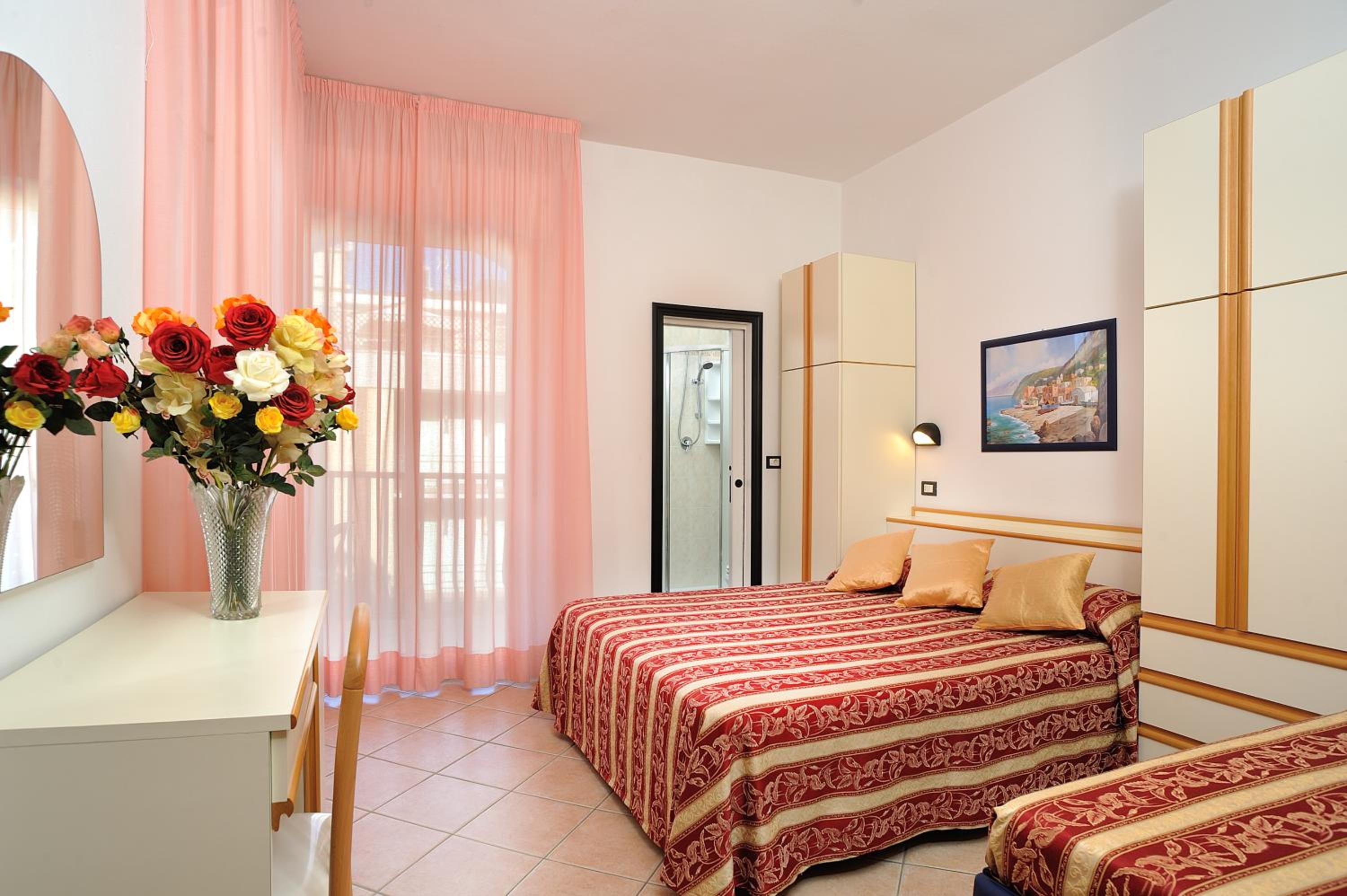 Double Room with Private Bathroom - Photo 1