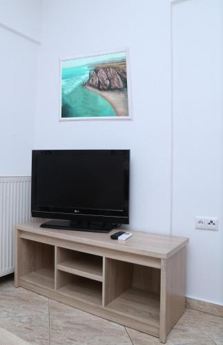 Apartment with Garden View photo 2