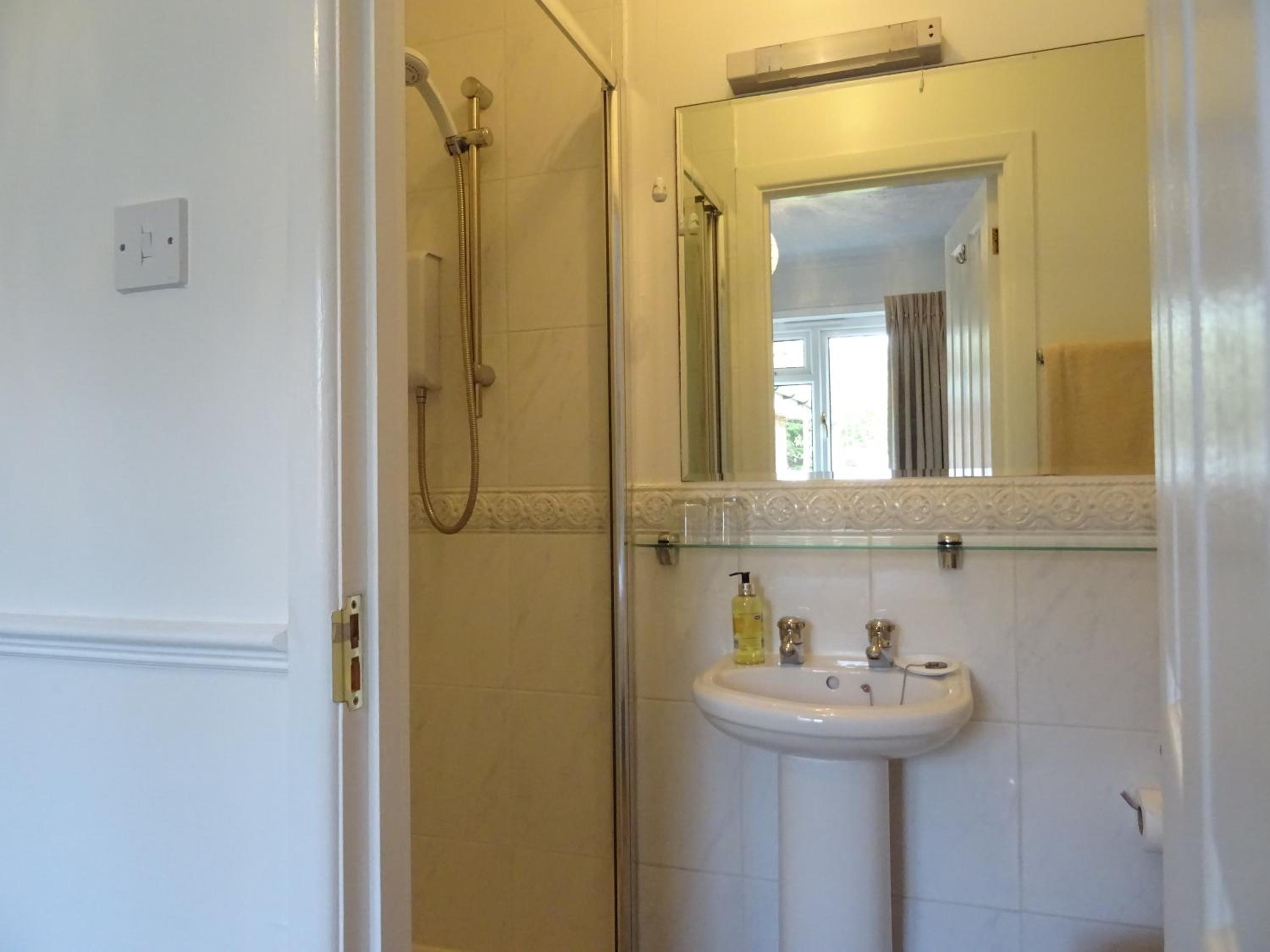 Deluxe Double Room with Shower