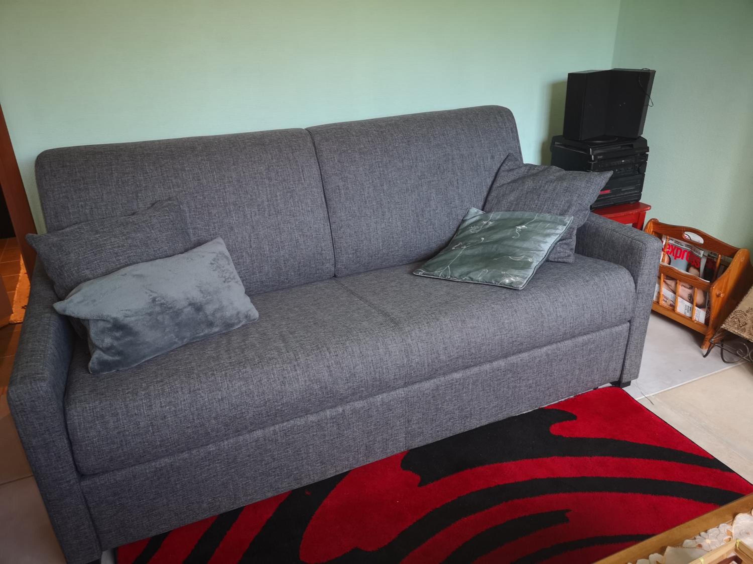 One-Bedroom House - Photo 2